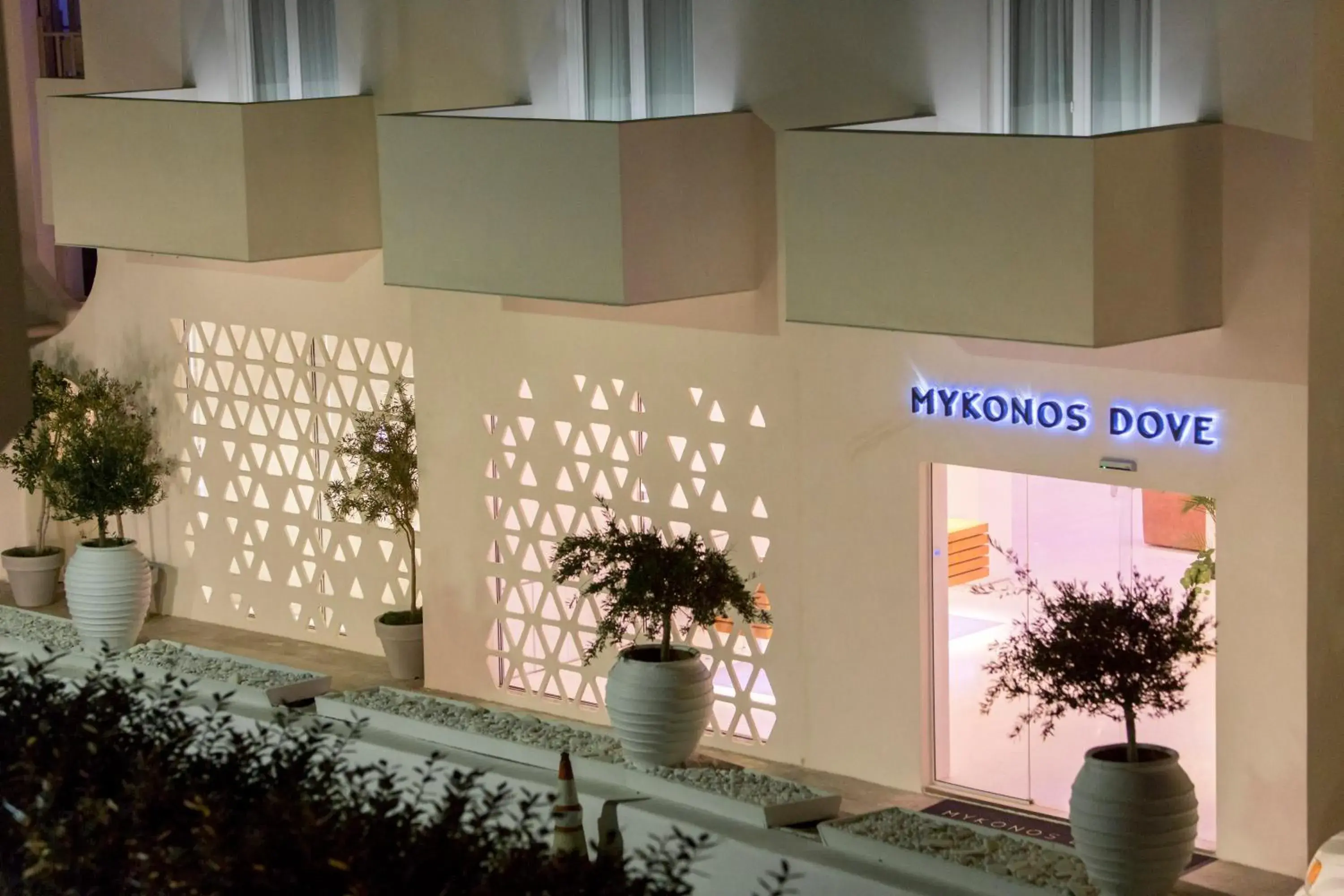 Facade/entrance in Mykonos Dove Beachfront Hotel Facade/entrance in Mykonos Dove Beachfront Hotel