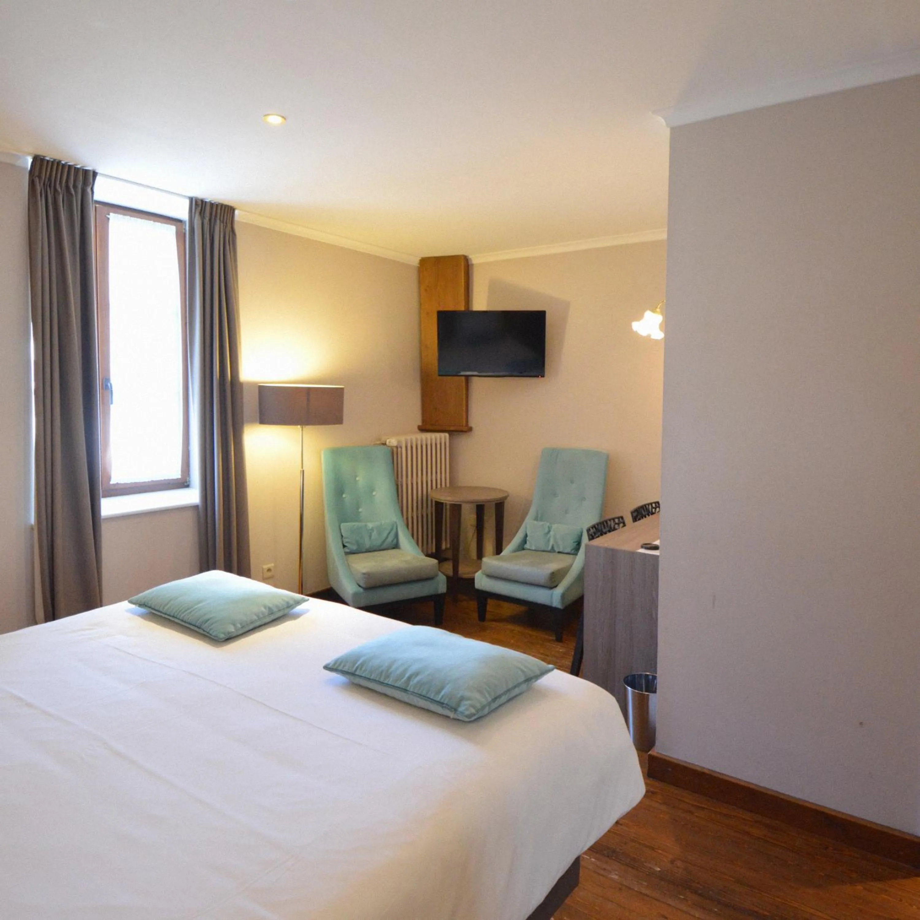 Bed in Hotel de la Poste - Relais de Napoleon III