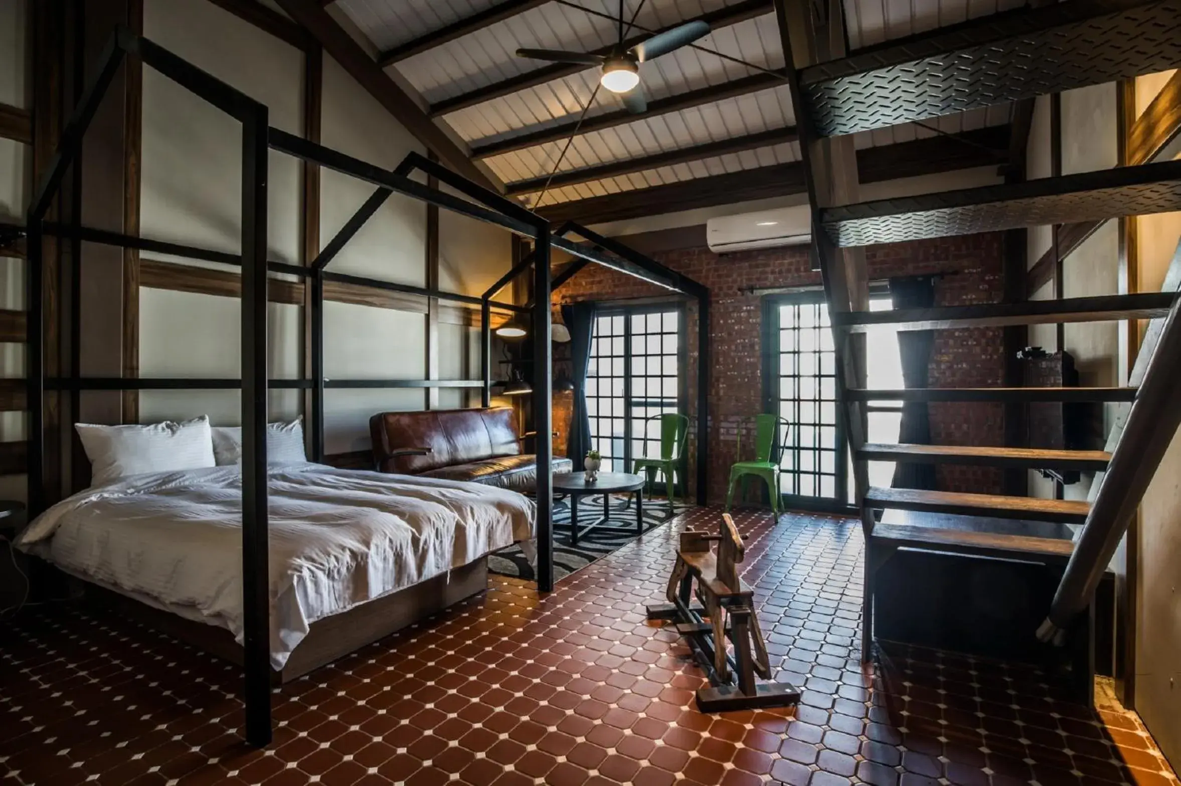 Photo of the whole room, Bed in The Brick Photo of the whole room, Bed in The Brick