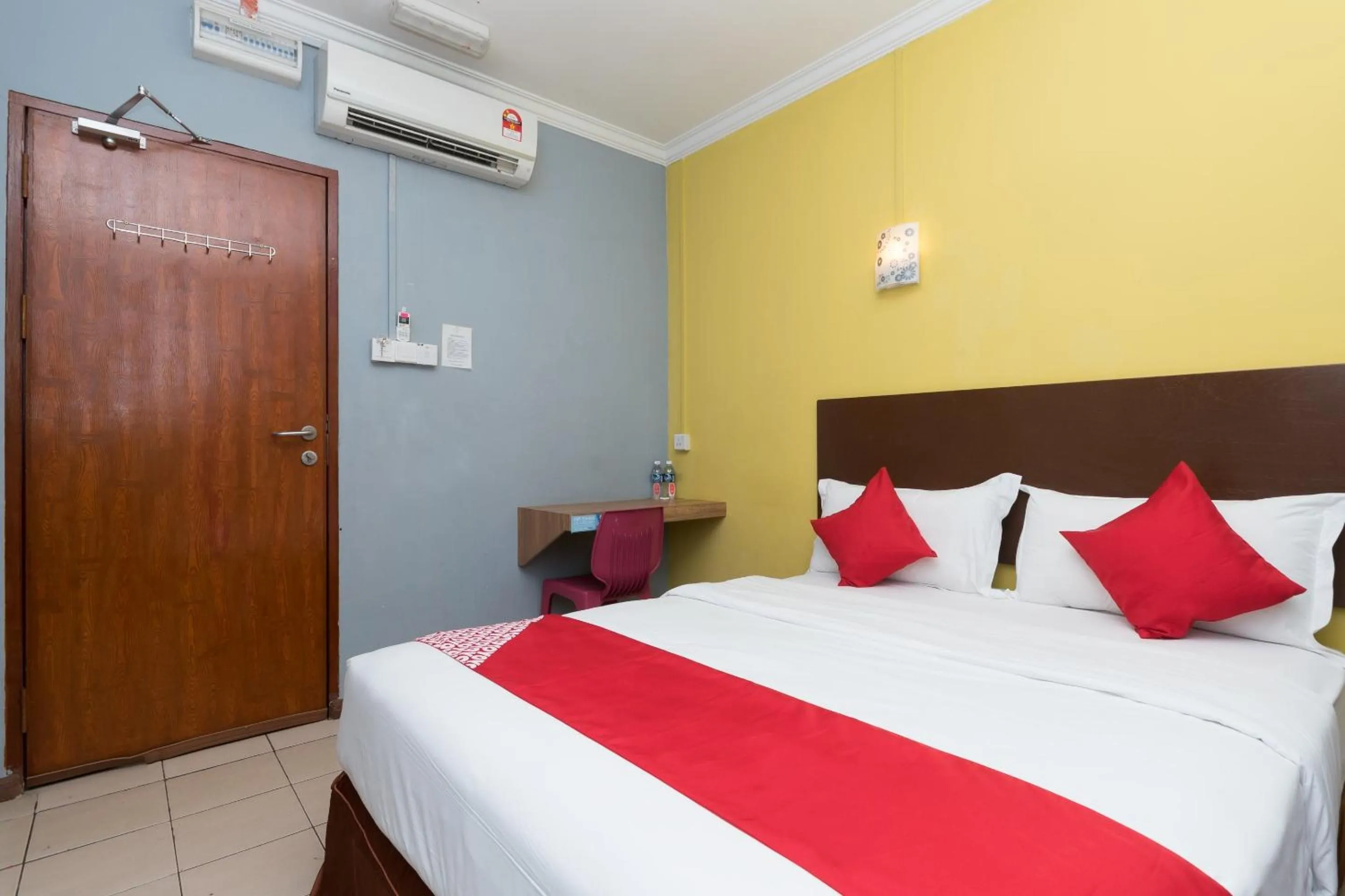 Bedroom, Bed in Hotel O Storytel