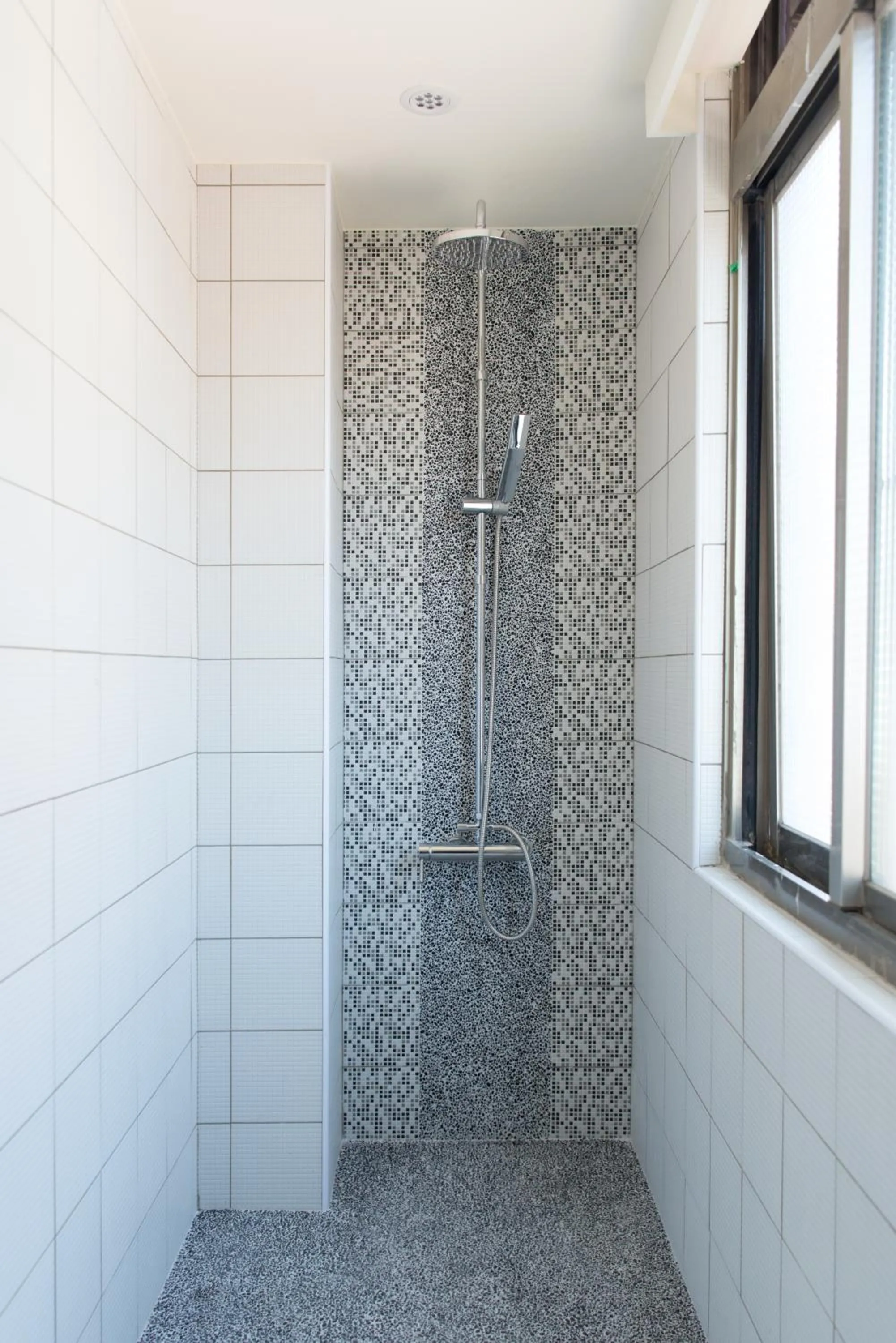 Shower in Hostel Jiizu