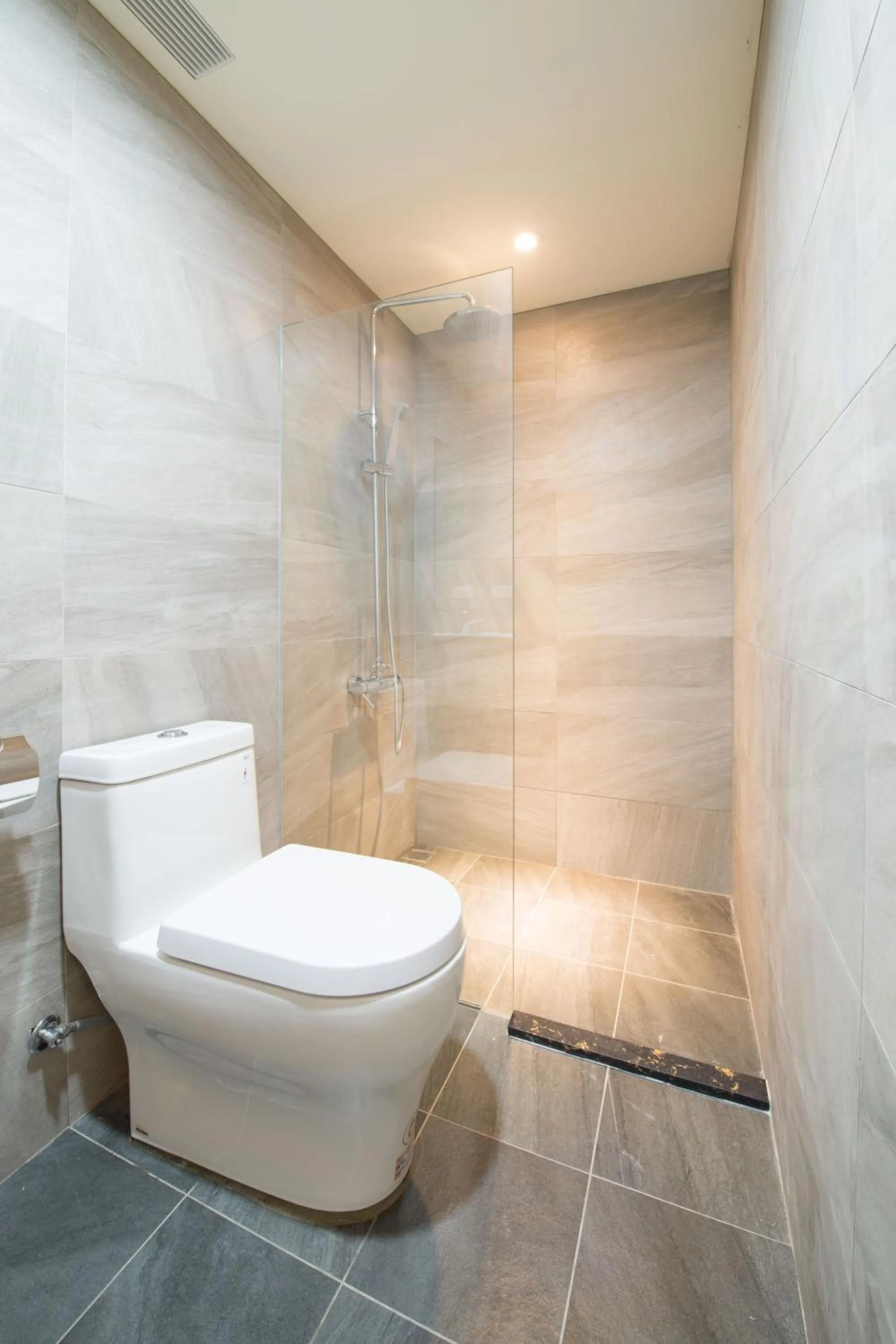 Shower in Hostel Jiizu