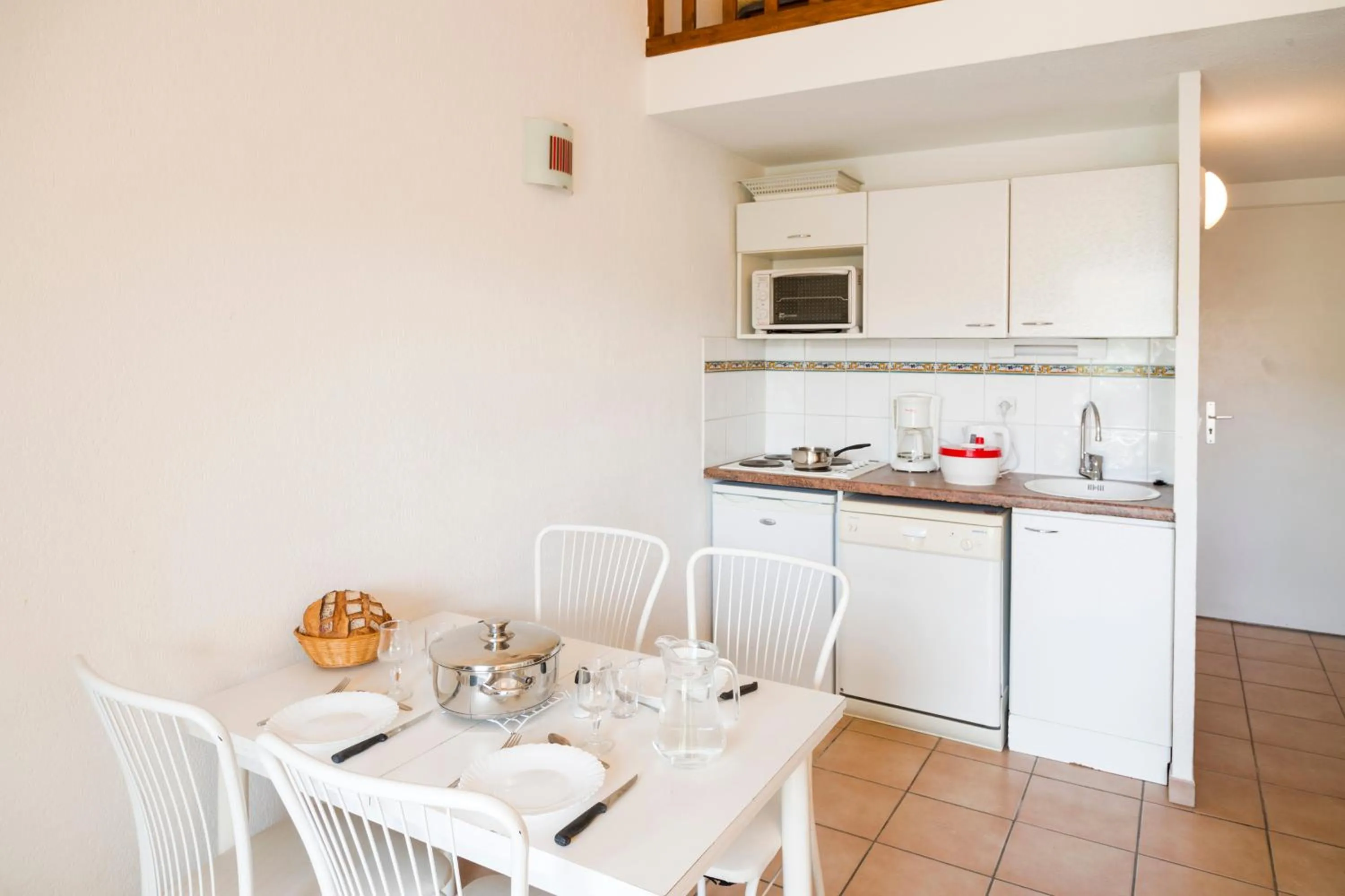 Kitchen or kitchenette in Vacancéole - Résidence Samaria Village - Hacienda Beach