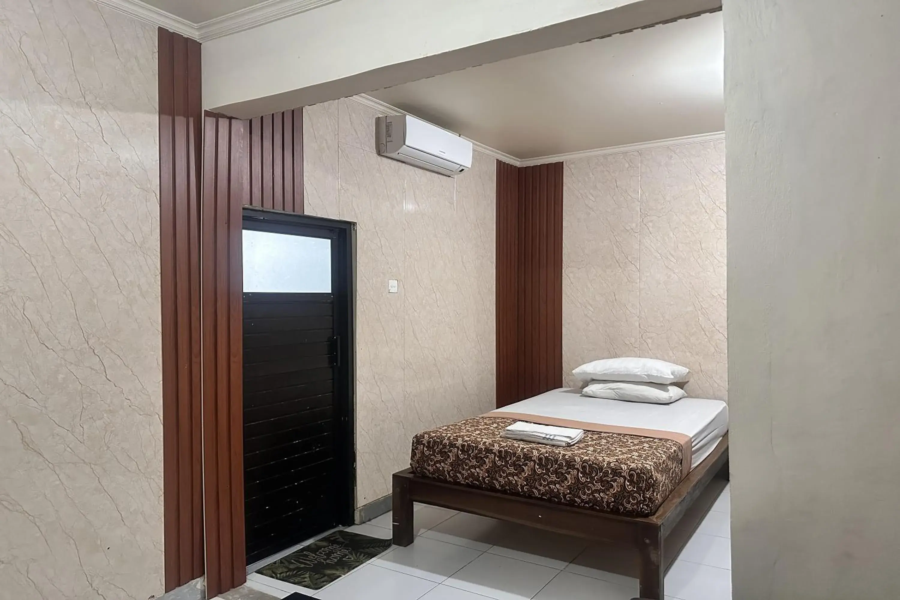 Standard Twin Room in BB Homestay Two Standard Twin Room in BB Homestay Two