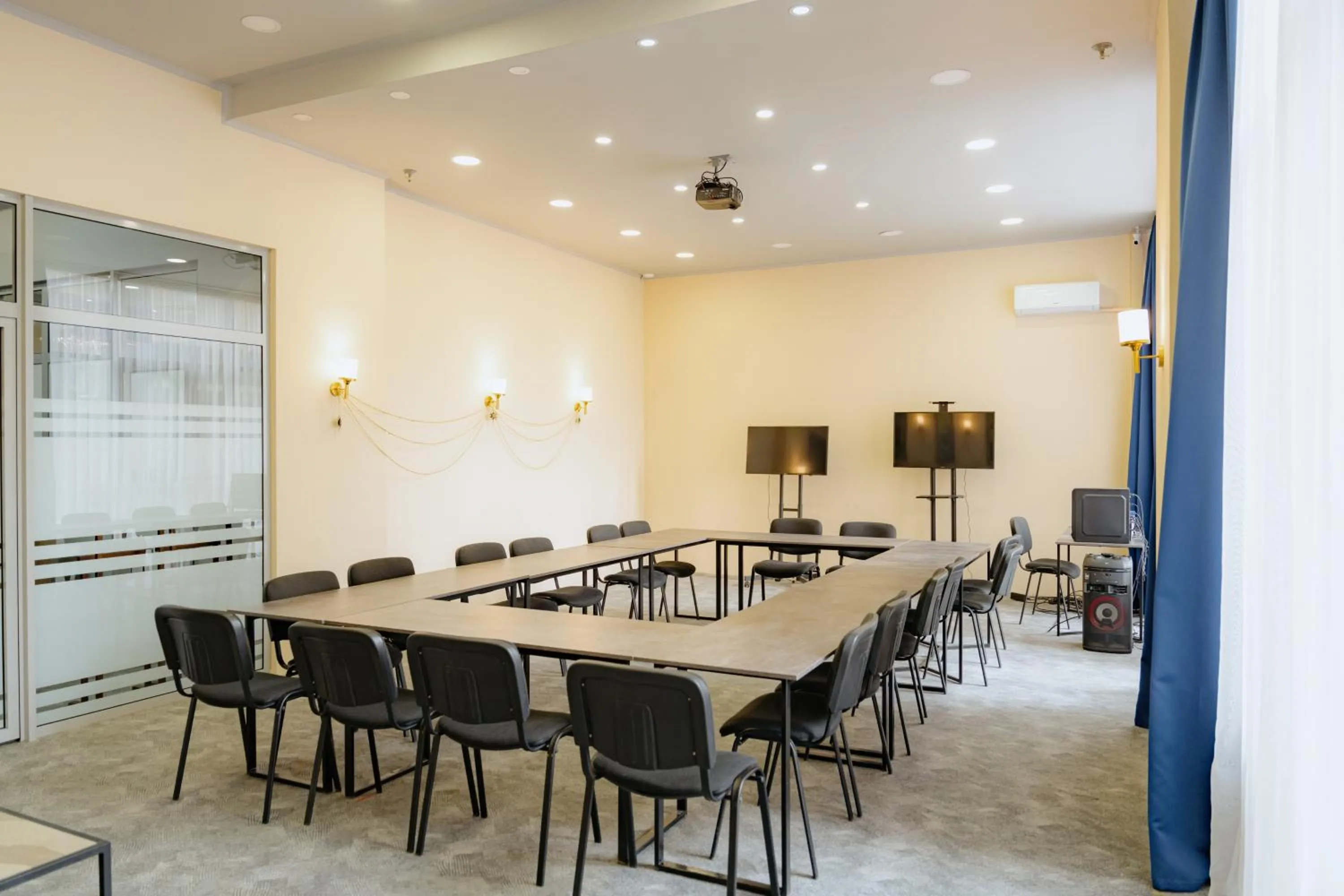 Bishkek Centrum Hotel