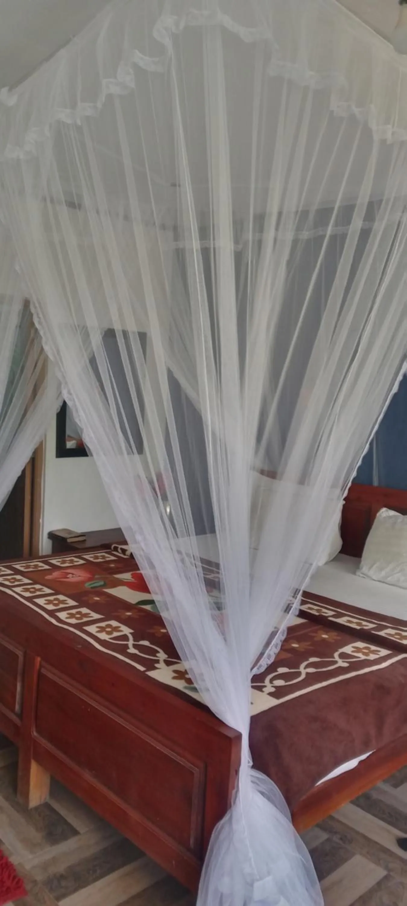 Bed in The Horizon Root Inn