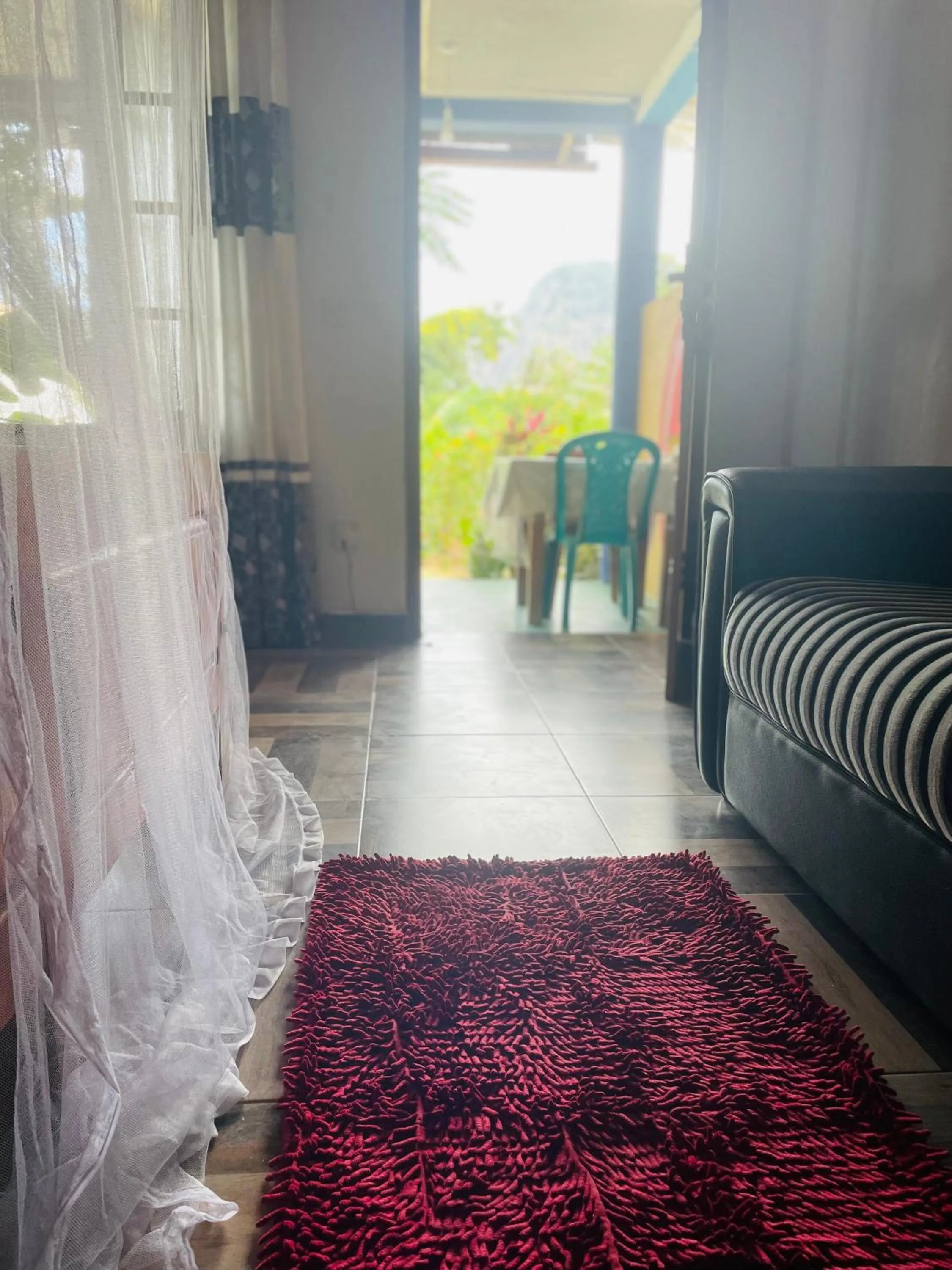 The Horizon Root Inn