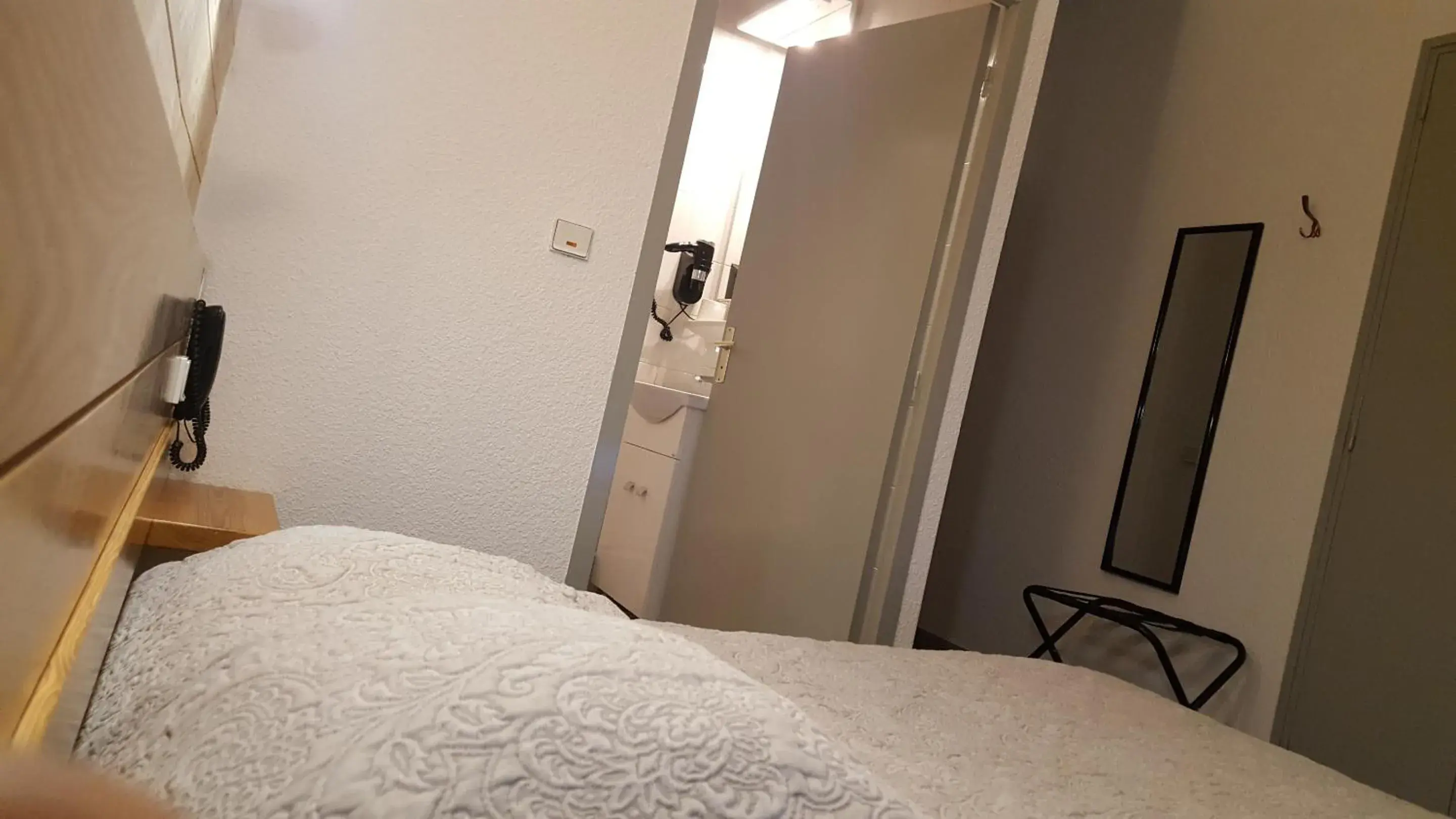 Double Room with Private Bathroom in Hotel Glaizette Double Room with Private Bathroom in Hotel Glaizette