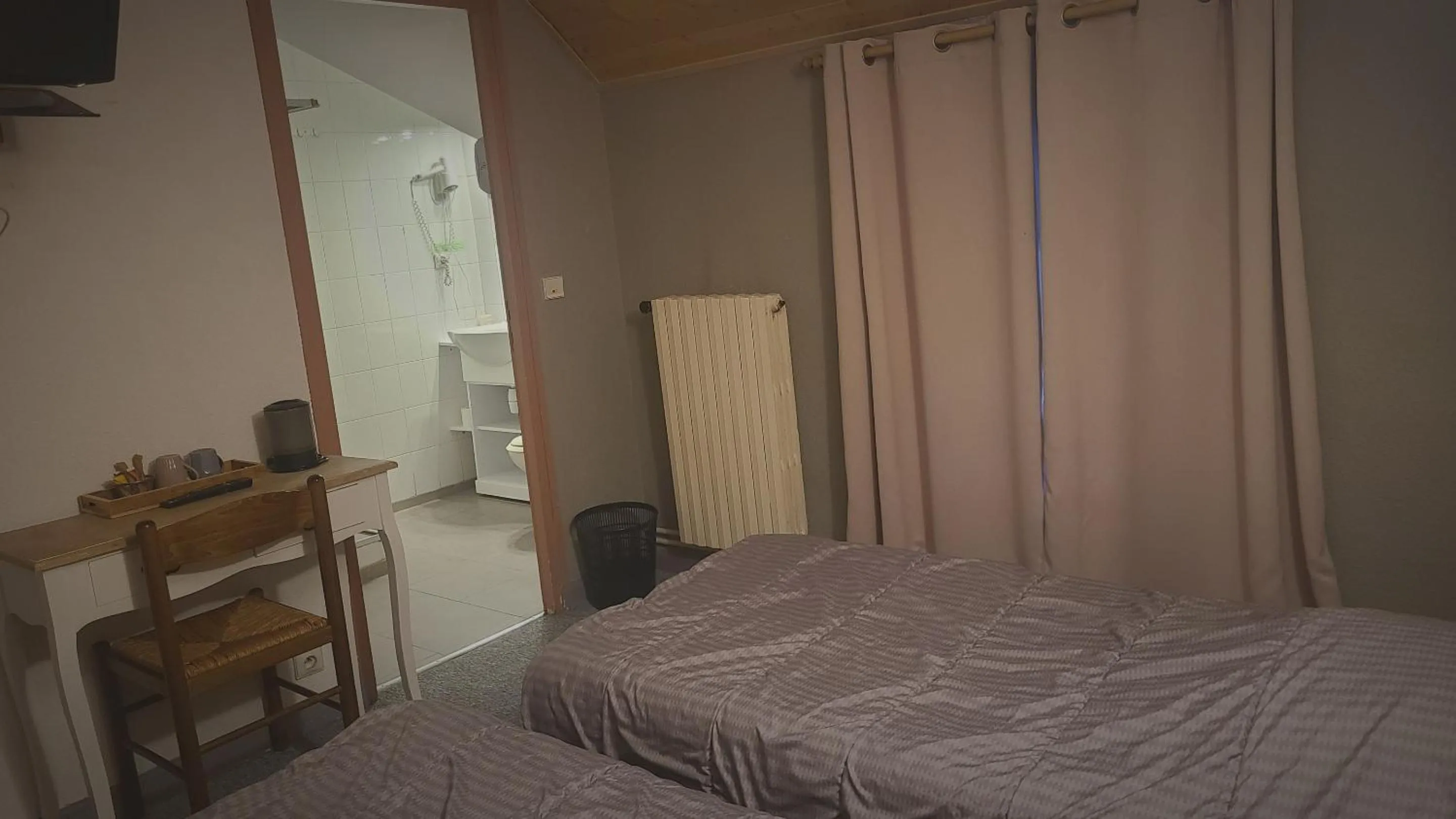 Bedroom, Bed in Hotel Glaizette
