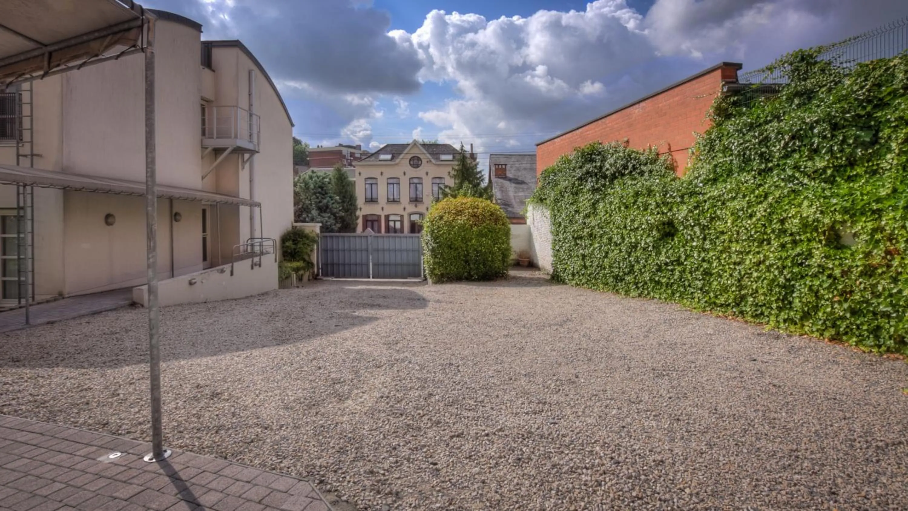 Area and facilities in Hotel St James