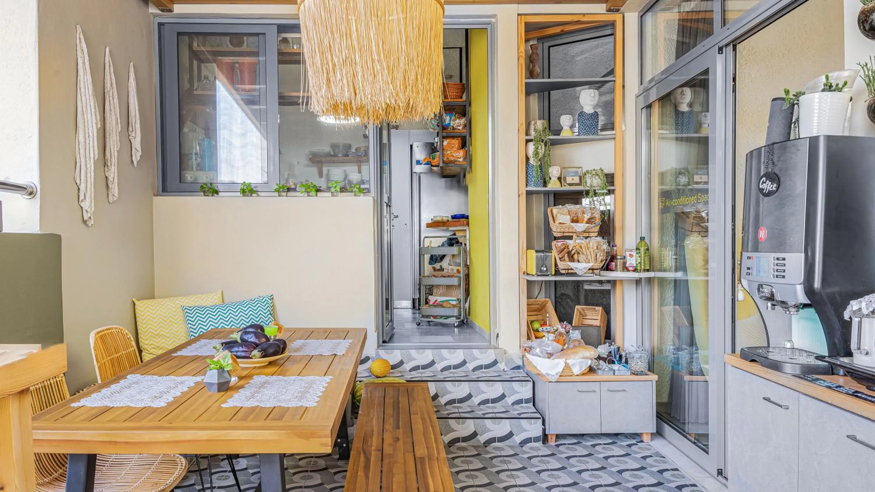 Area and facilities in Sunshine Boutique Hotel by Estia