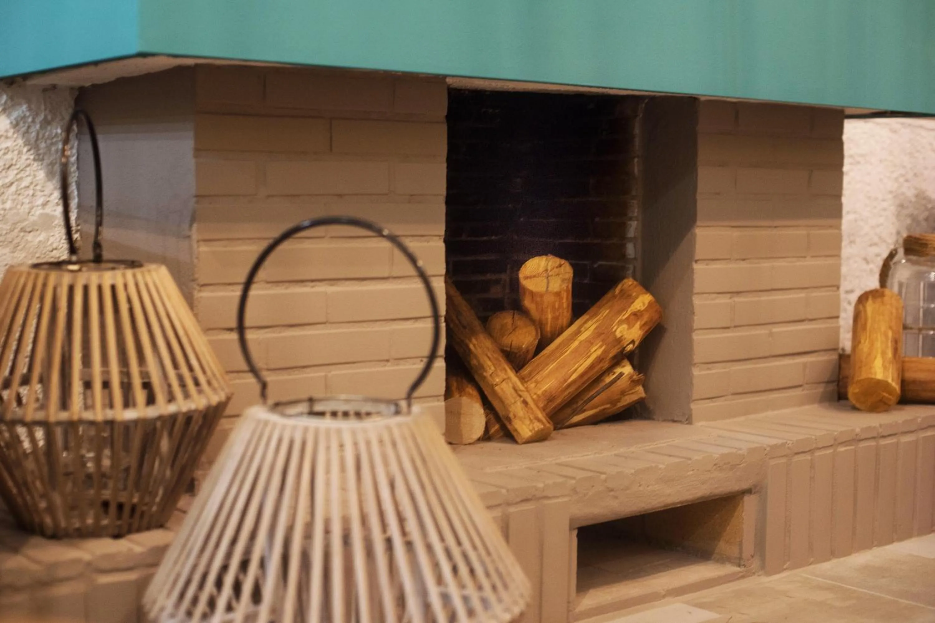 Communal lounge/ TV room in Sunshine Boutique Hotel by Estia