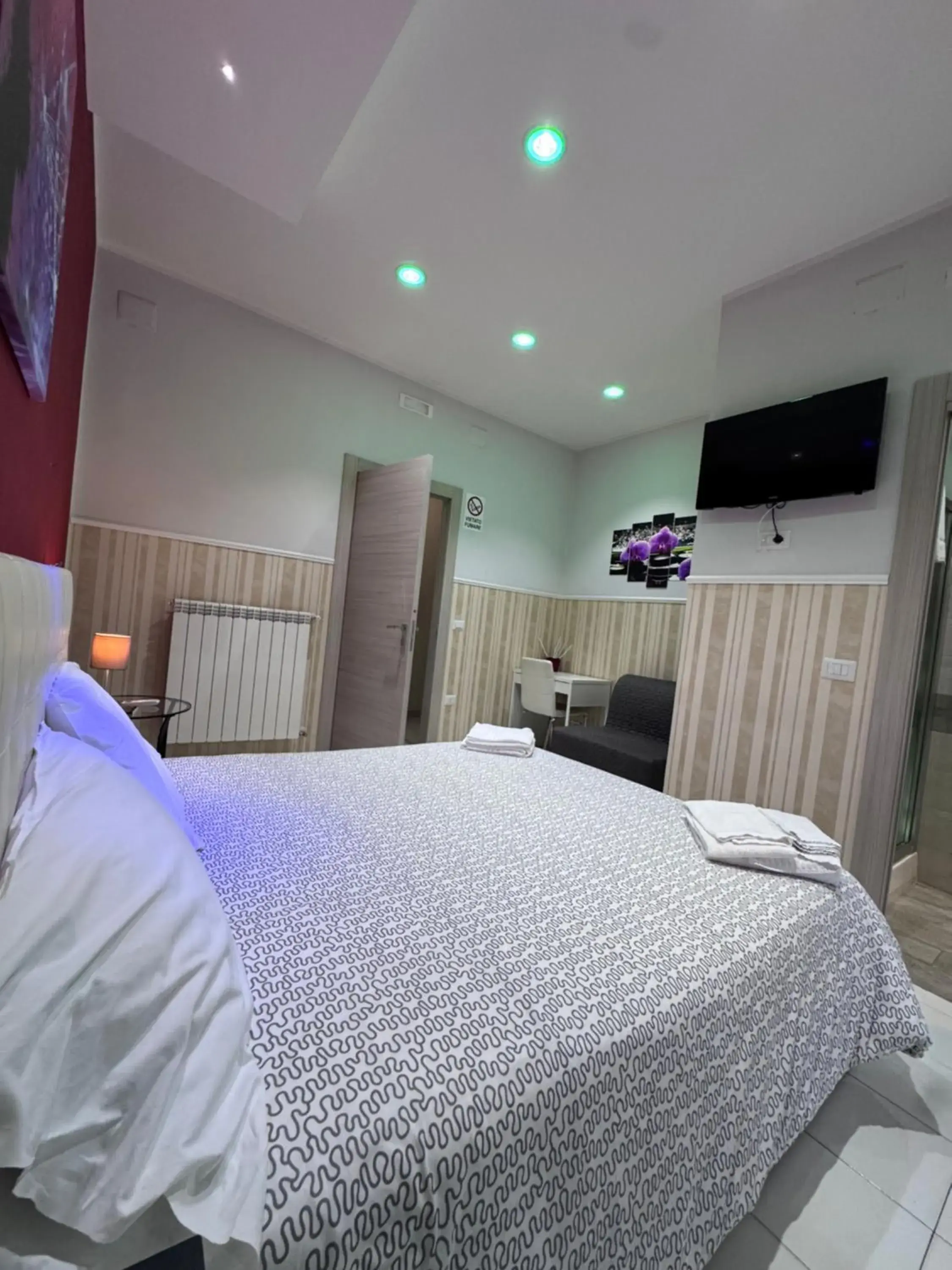 Double Room with Balcony - single occupancy in B&b La Ferrovia Double Room with Balcony - single occupancy in B&b La Ferrovia