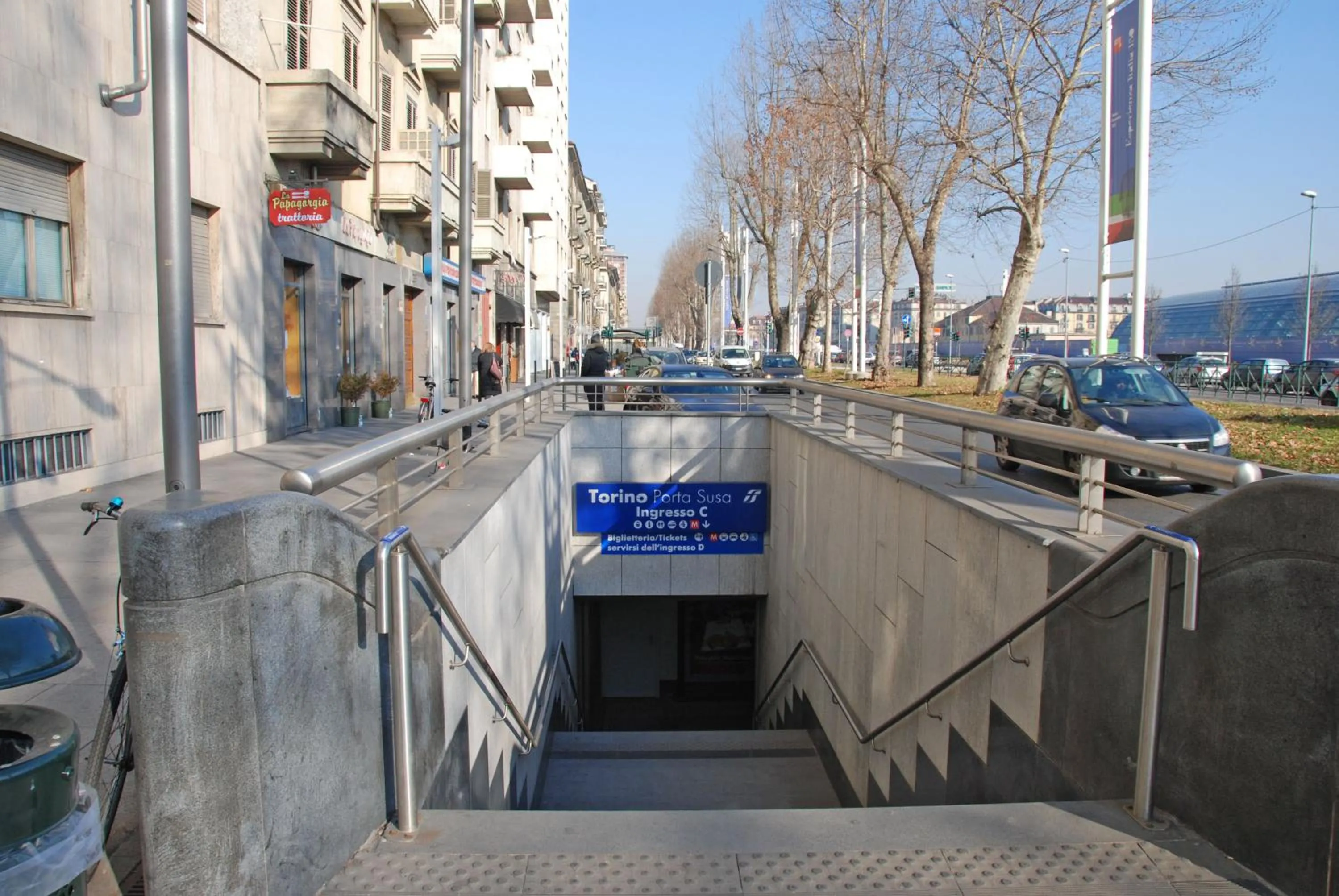 Street view in Casa Crema - Stazione Porta Susa - Torino centro