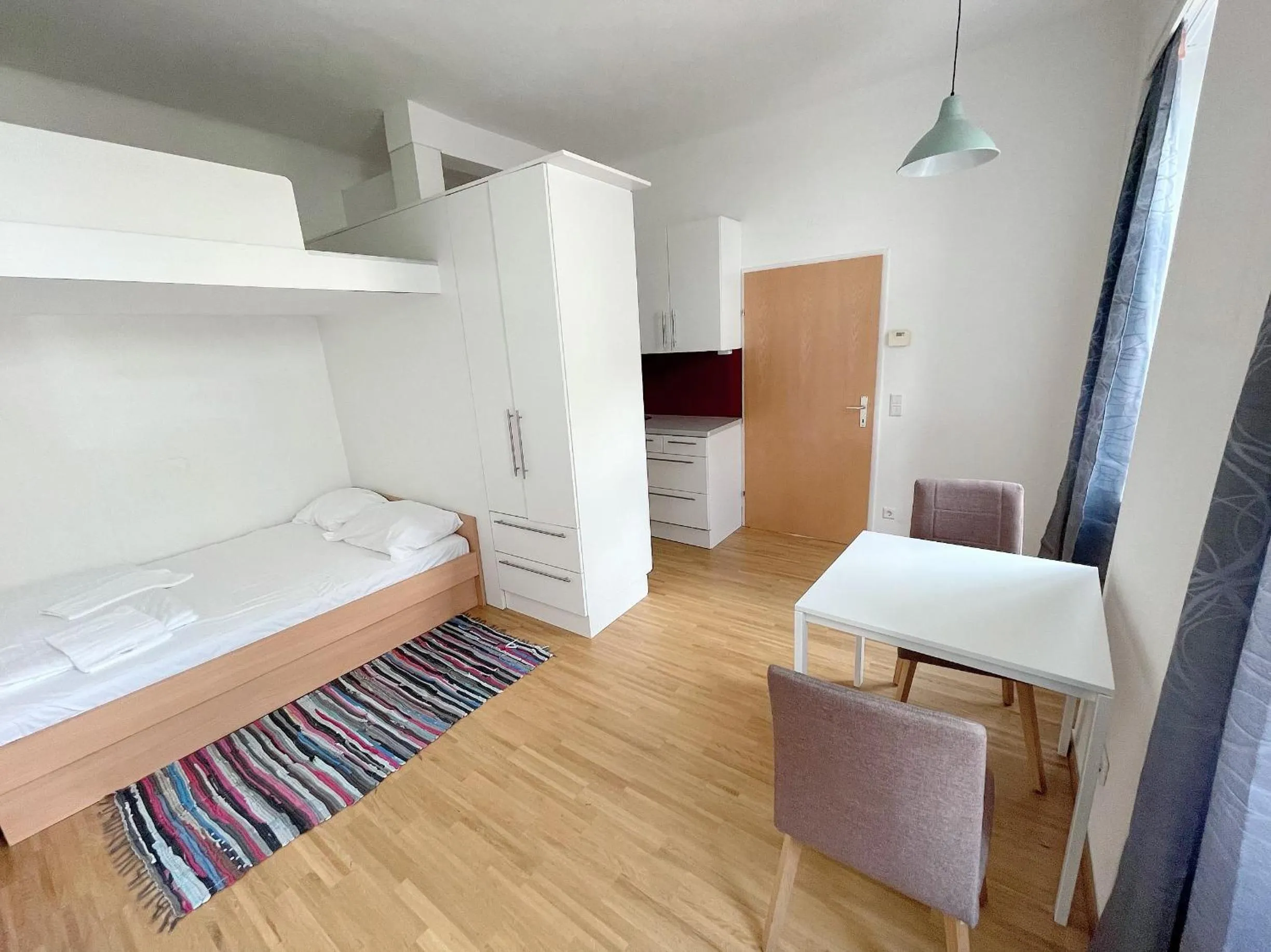 Bed in Metro Apartments Vienna