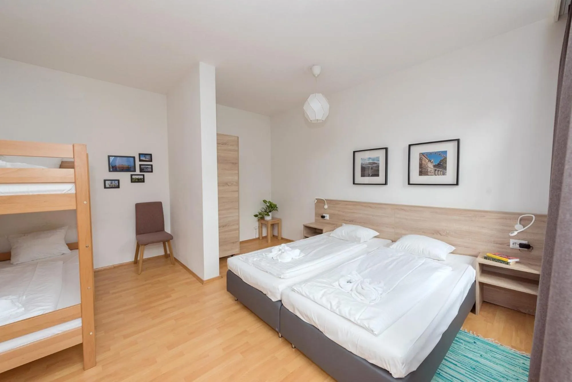 Bed in Metro Apartments Vienna