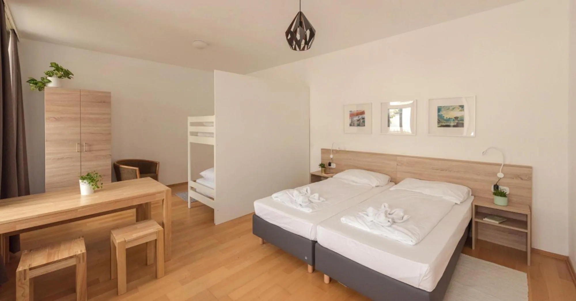 Bed in Metro Apartments Vienna