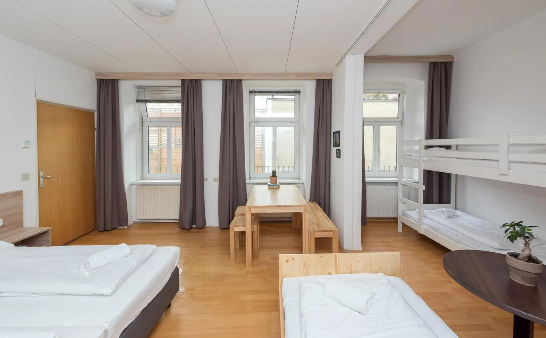 Bed in Metro Apartments Vienna