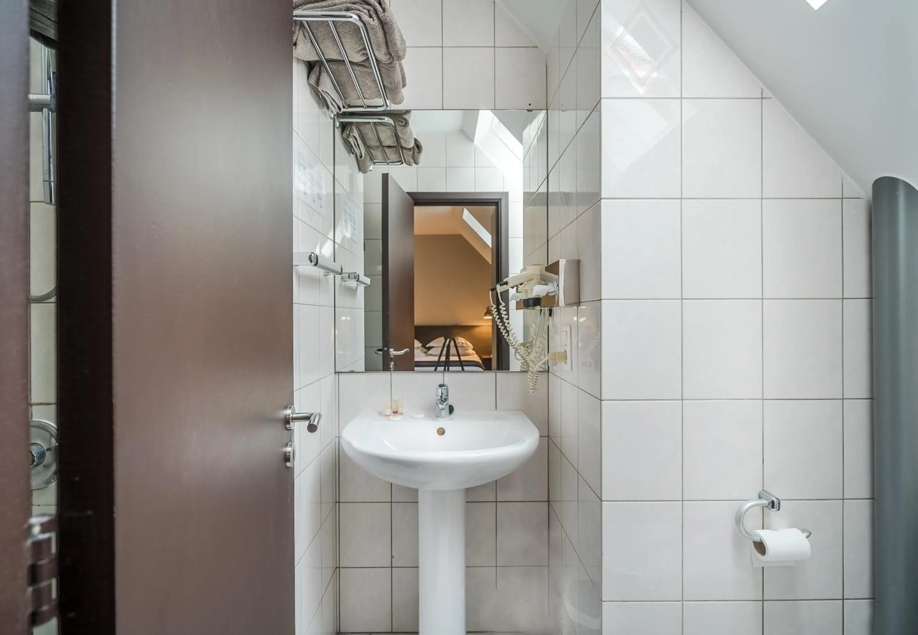 Toilet in Résidence-Hotel Le Quinze Grand Place Brussels