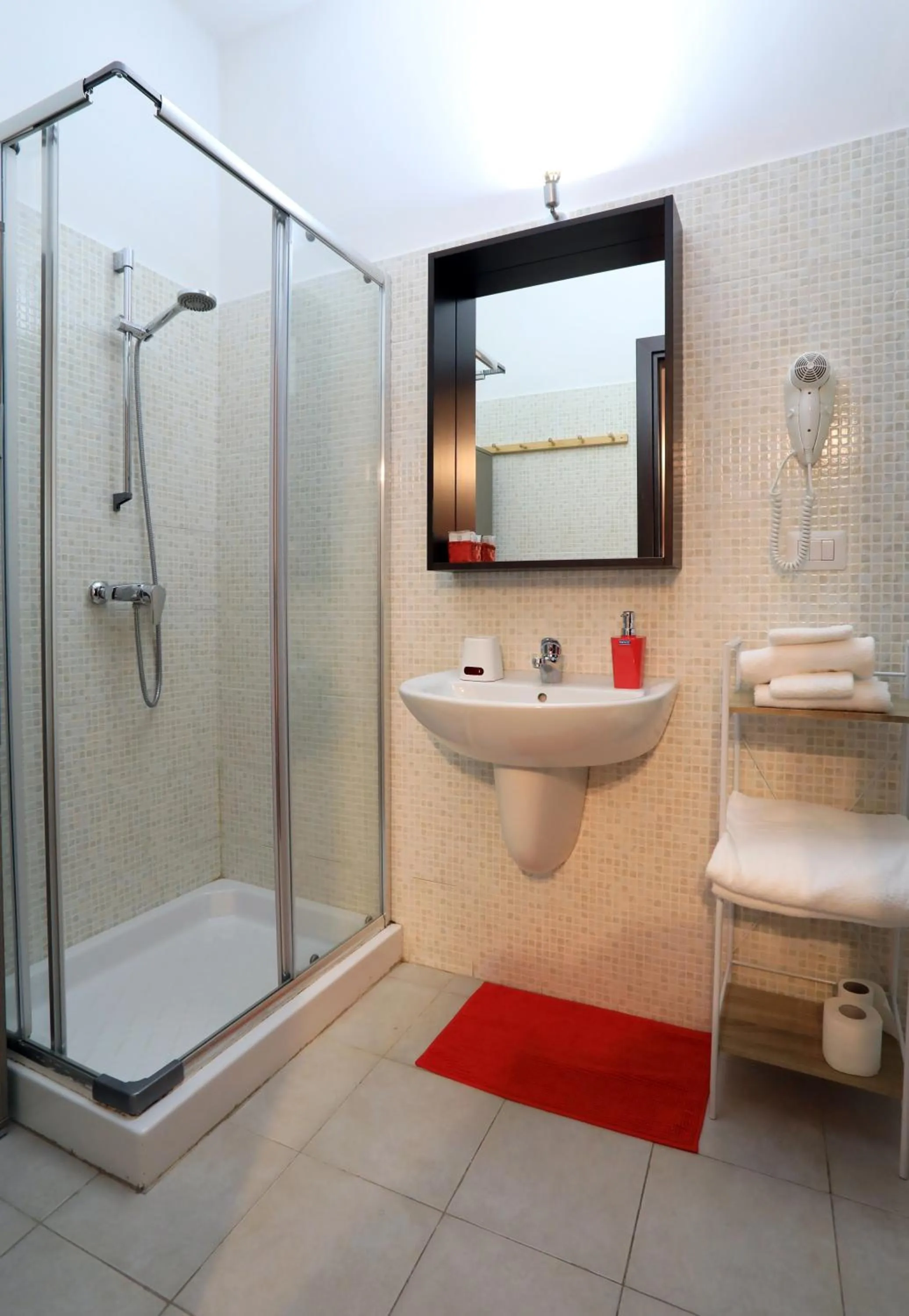 Shower in Primo Piano Guesthouse - Bari Policlinico