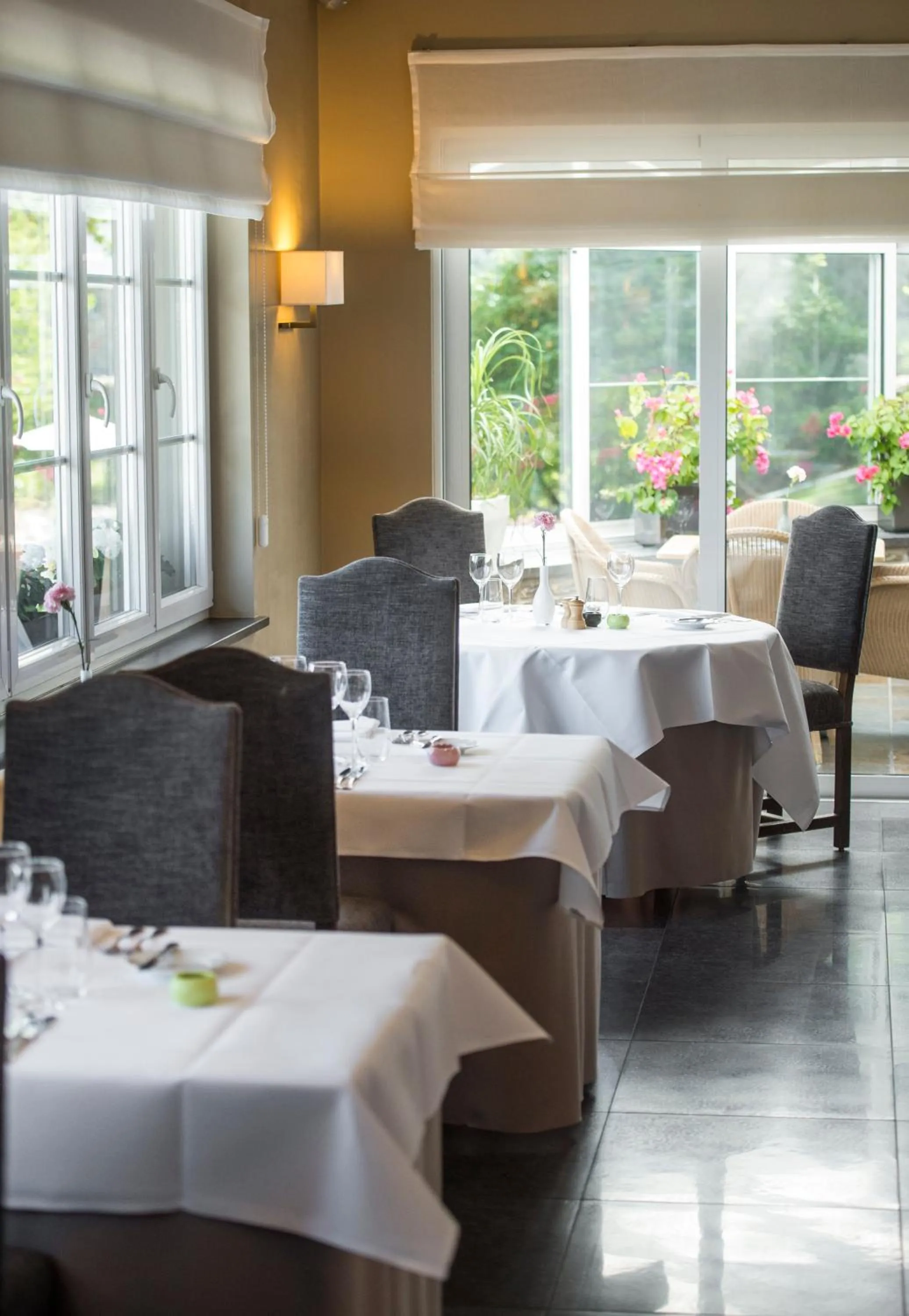 Restaurant/places to eat in Hotel des Ardennes