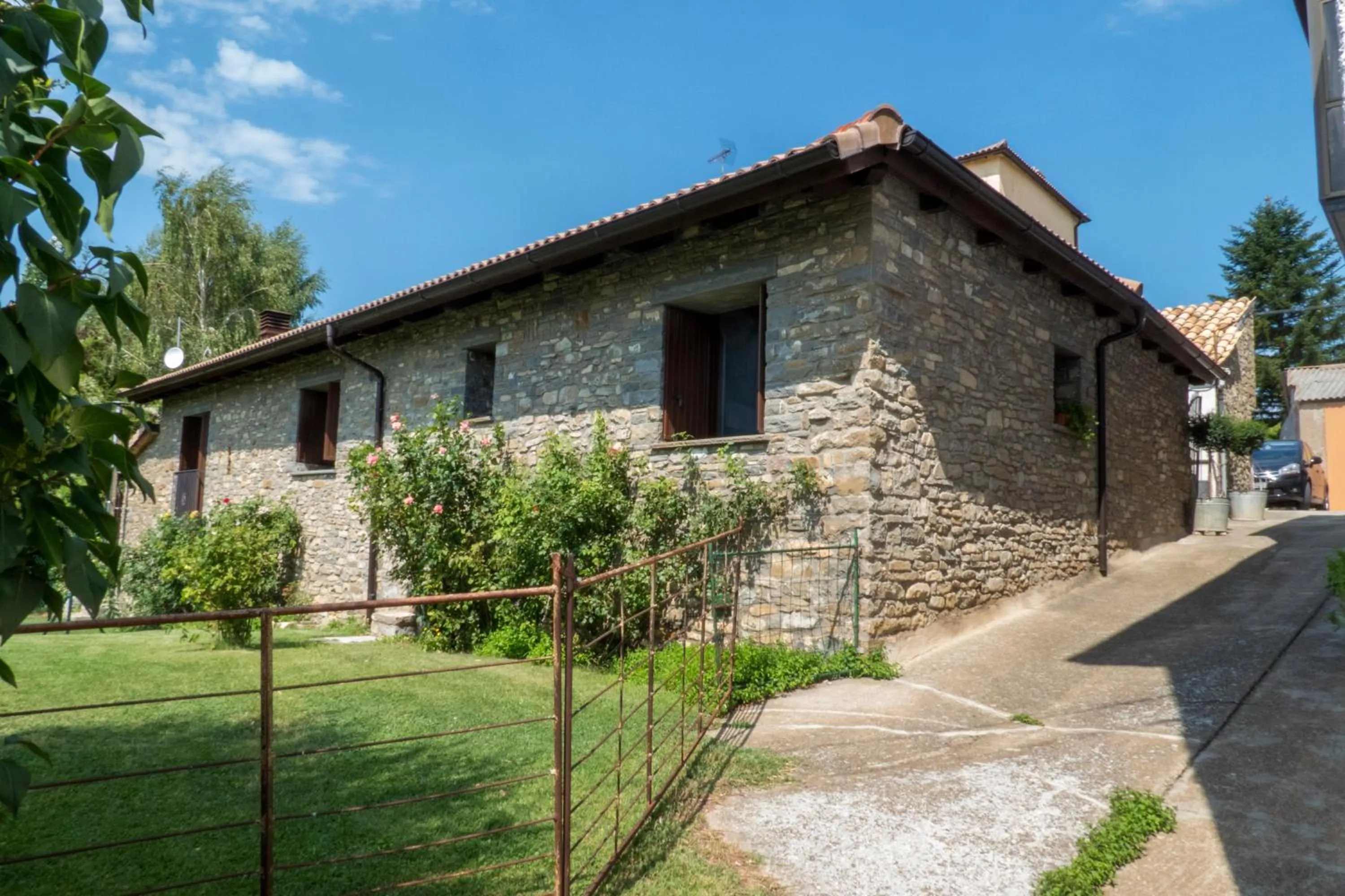 Property building in O Zierzo