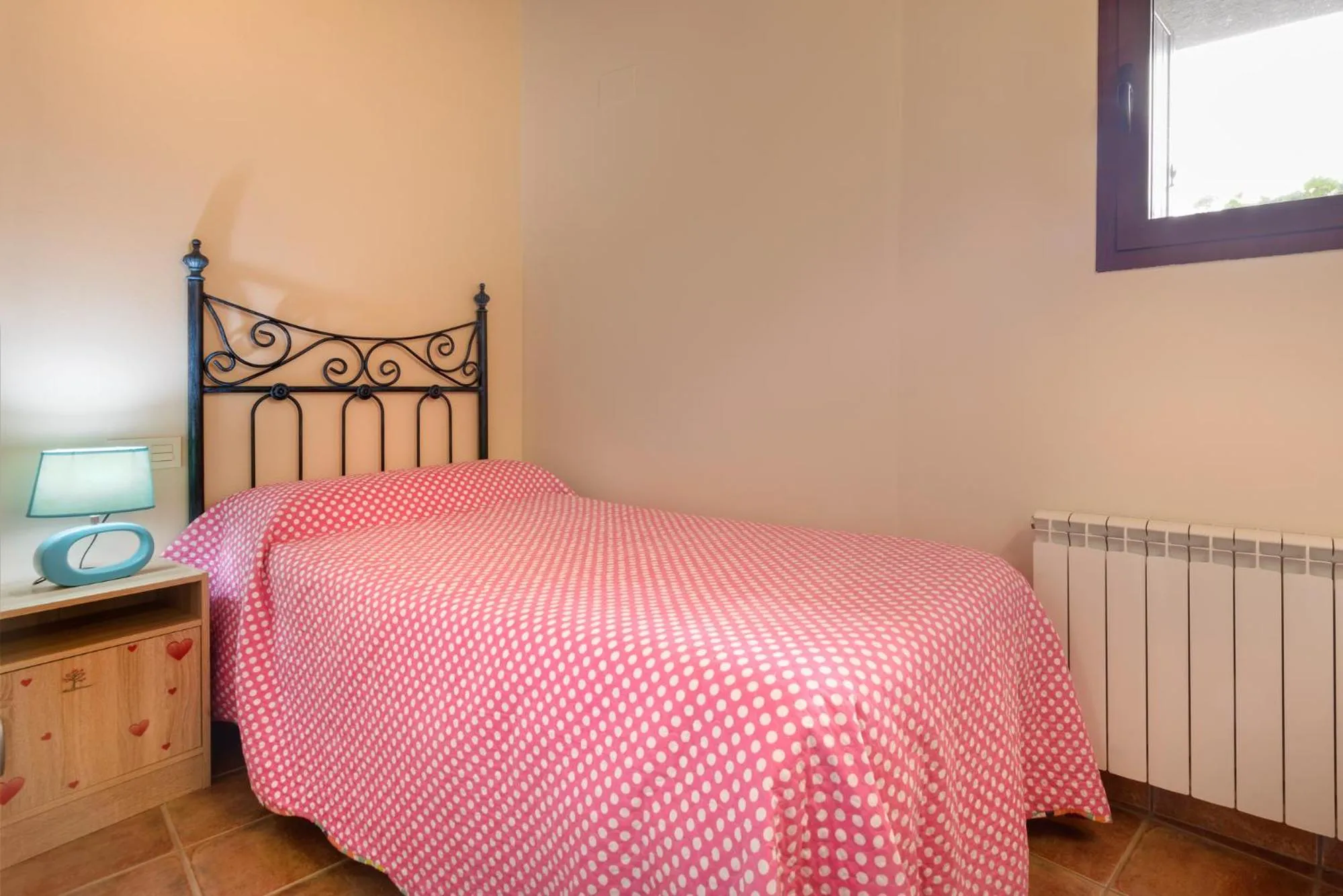 Bedroom, Bed in O Zierzo
