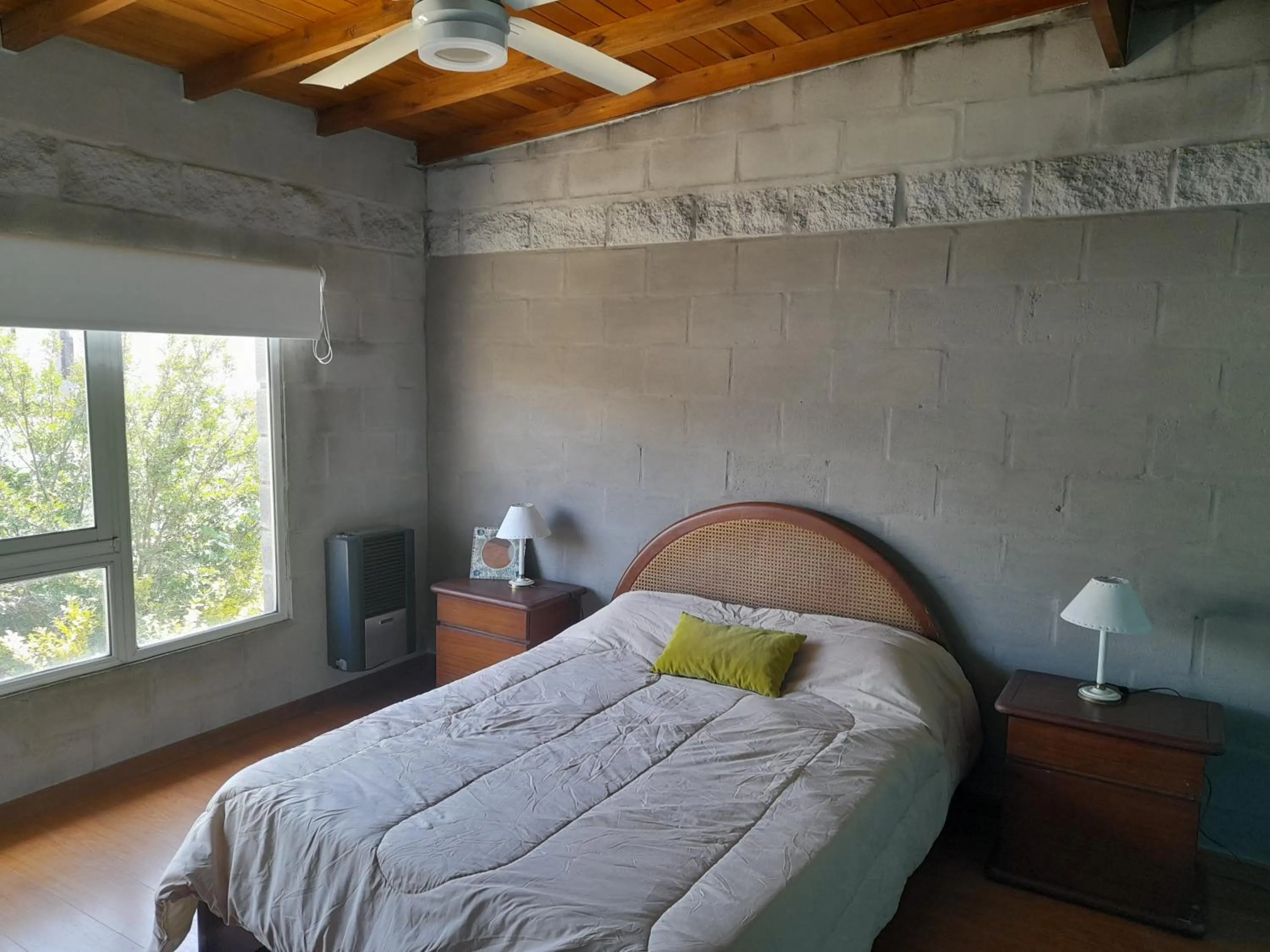 Bed in Luna de Valencia