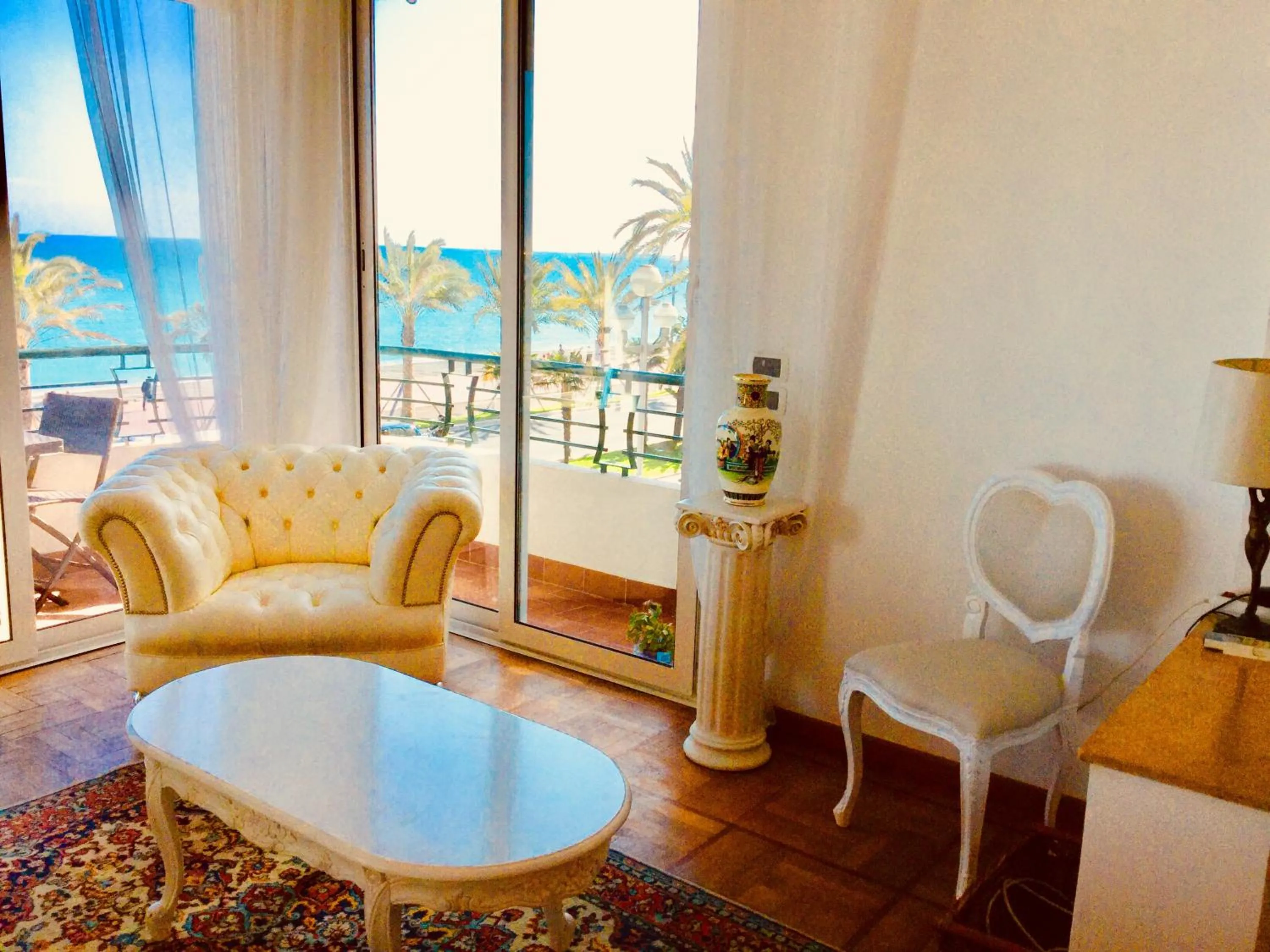 Endless Stunning Mediterranean Sea Views Promenade Des Anglais