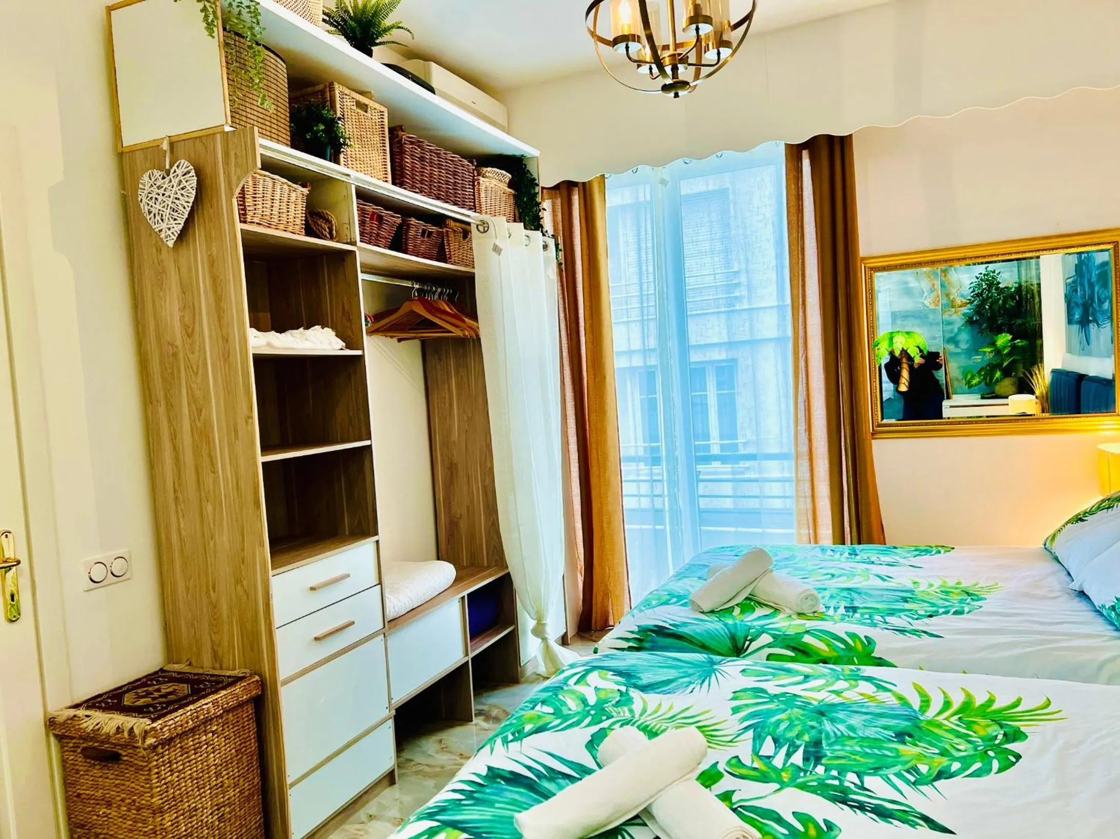 Bed in Endless Stunning Mediterranean Sea Views Promenade Des Anglais