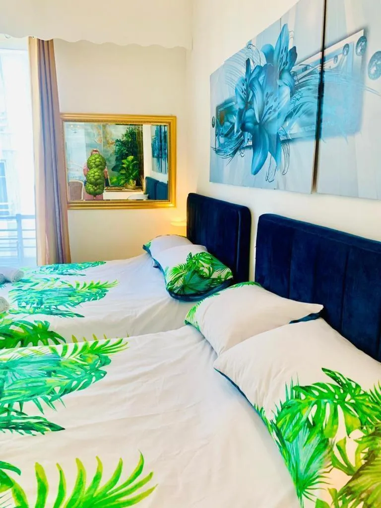 Bed in Endless Stunning Mediterranean Sea Views Promenade Des Anglais