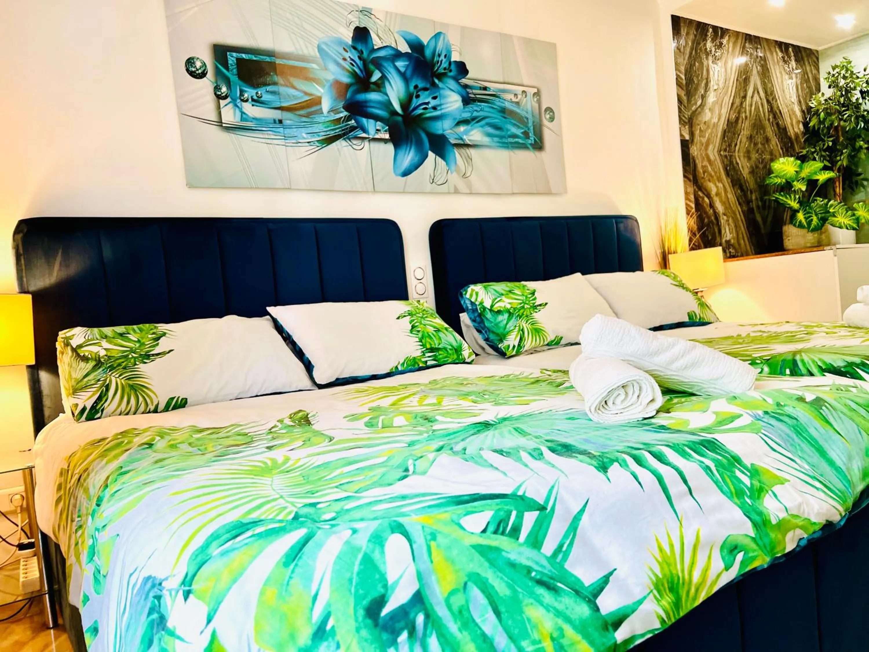 Bed in Endless Stunning Mediterranean Sea Views Promenade Des Anglais
