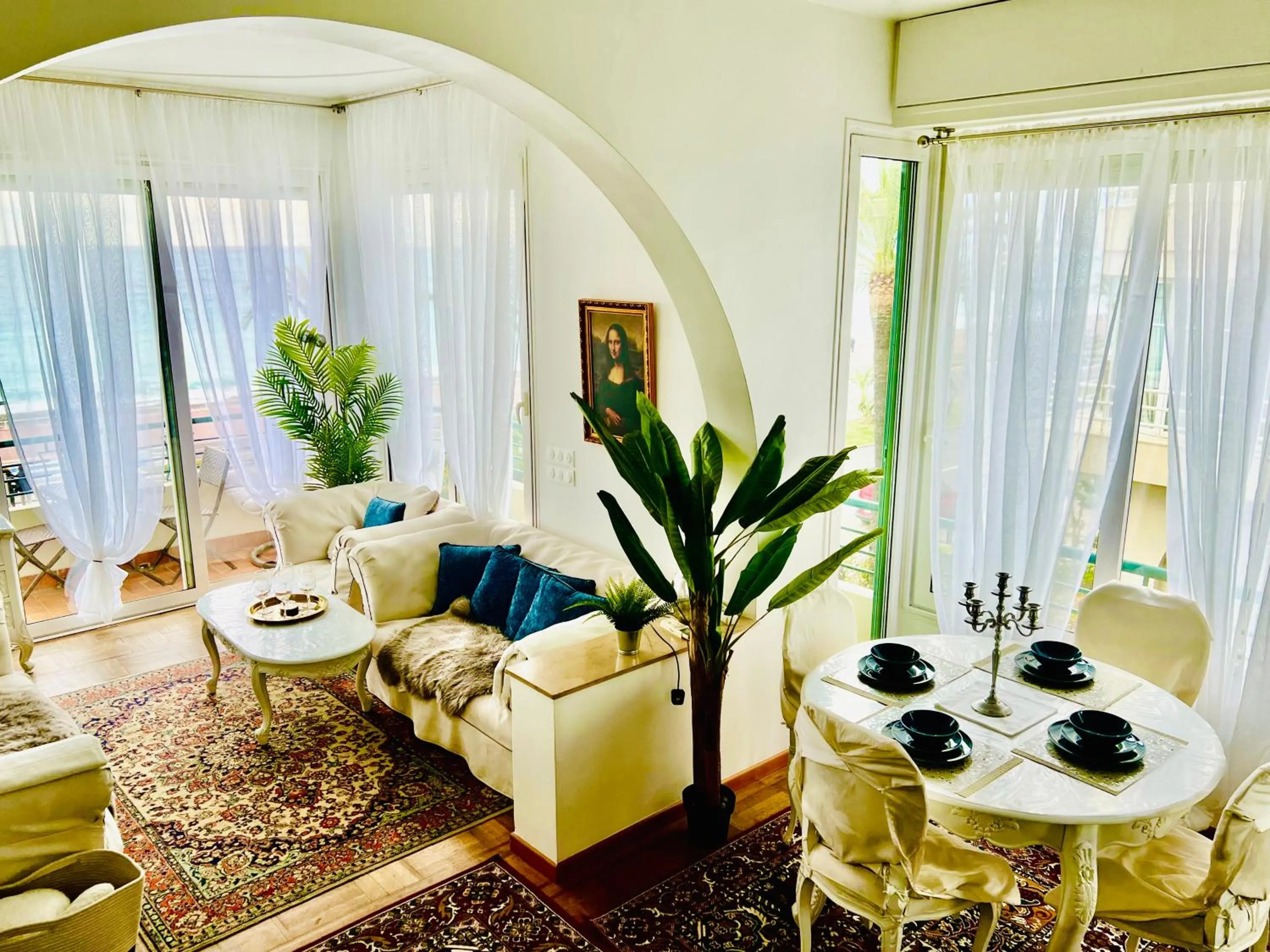 Endless Stunning Mediterranean Sea Views Promenade Des Anglais
