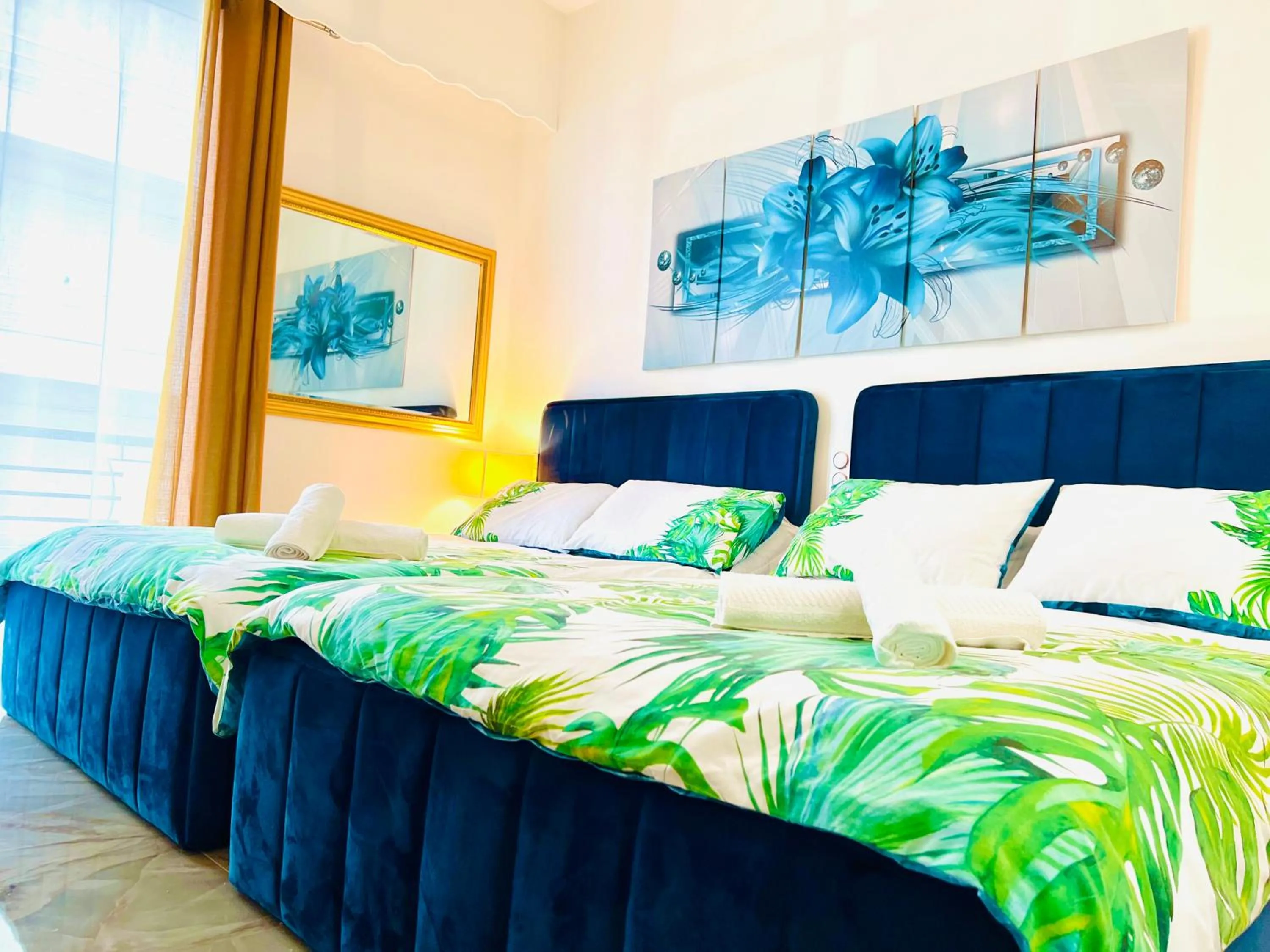 Bed in Endless Stunning Mediterranean Sea Views Promenade Des Anglais
