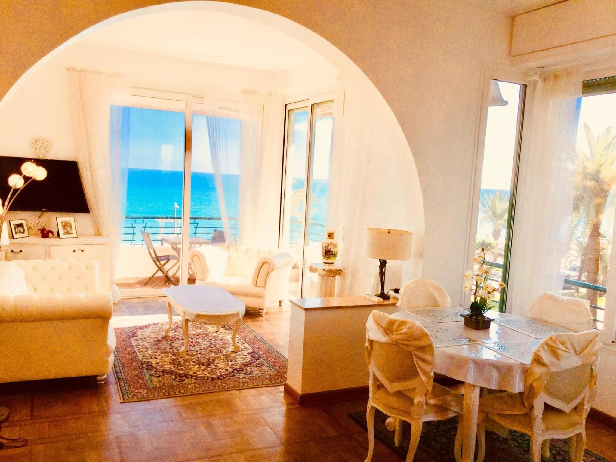 Bed in Endless Stunning Mediterranean Sea Views Promenade Des Anglais