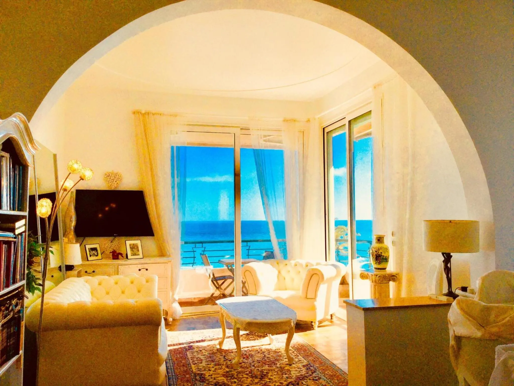 Bed in Endless Stunning Mediterranean Sea Views Promenade Des Anglais
