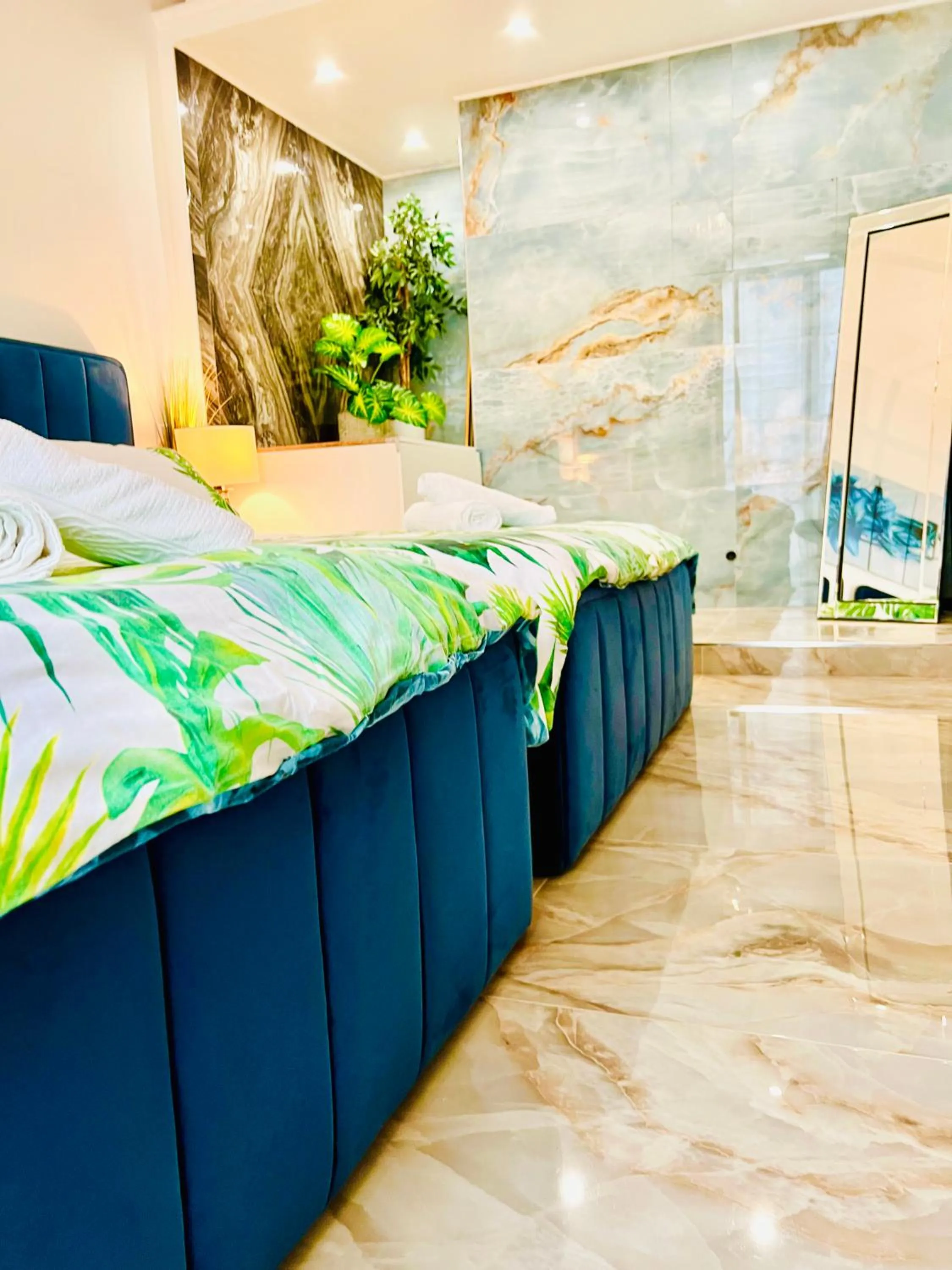Bed in Endless Stunning Mediterranean Sea Views Promenade Des Anglais