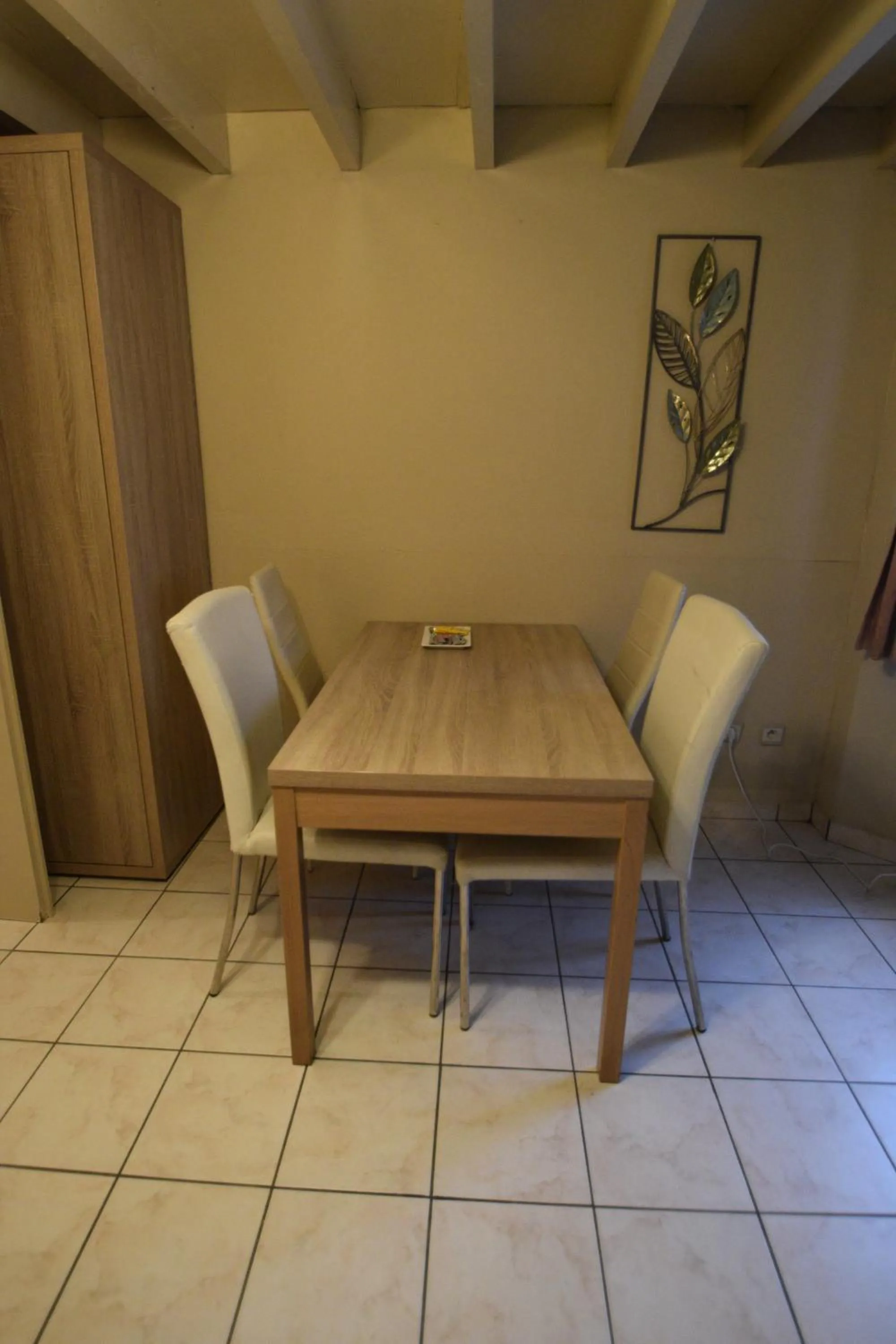 Dining area in Condo Gardens Leuven