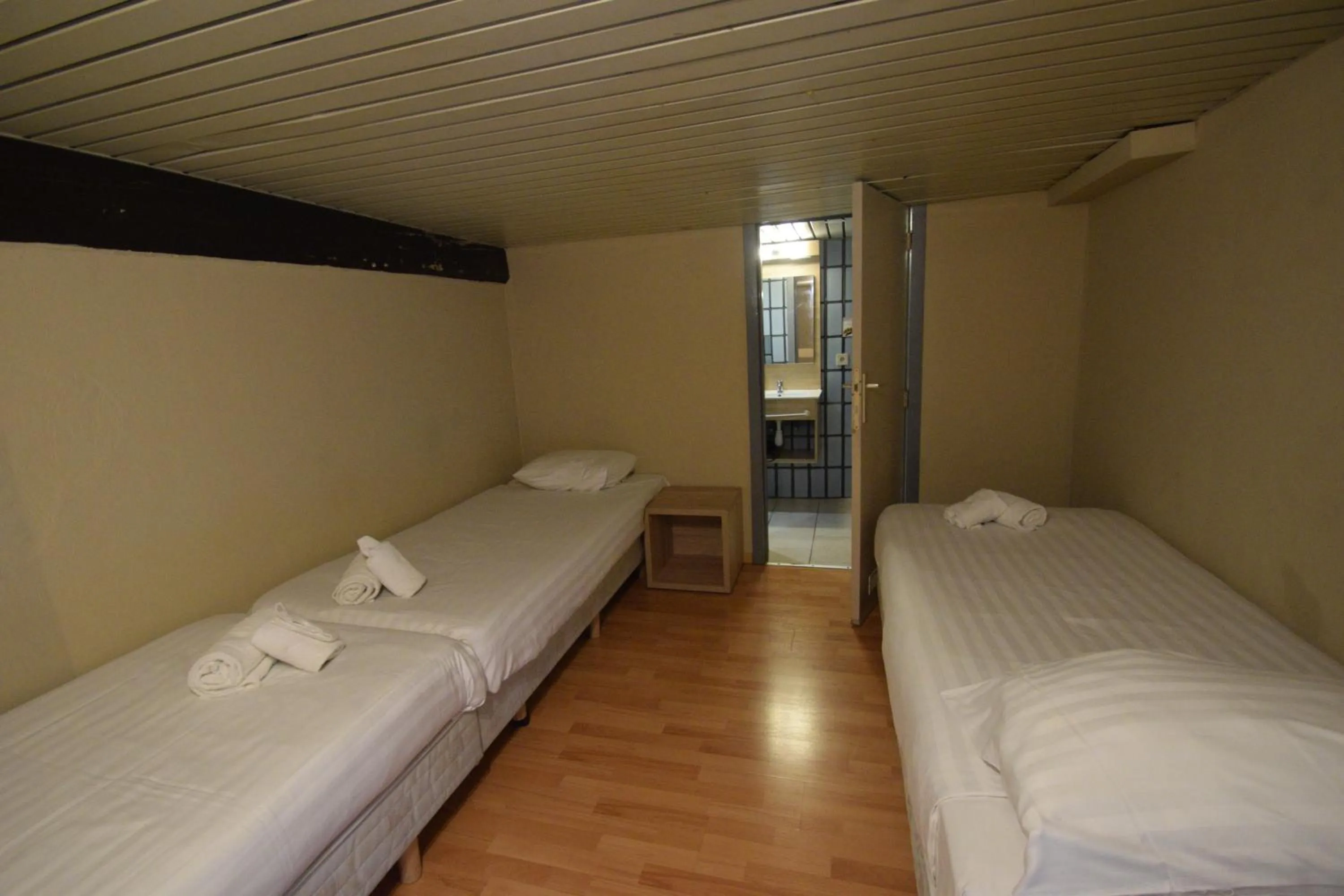 Bed in Condo Gardens Leuven