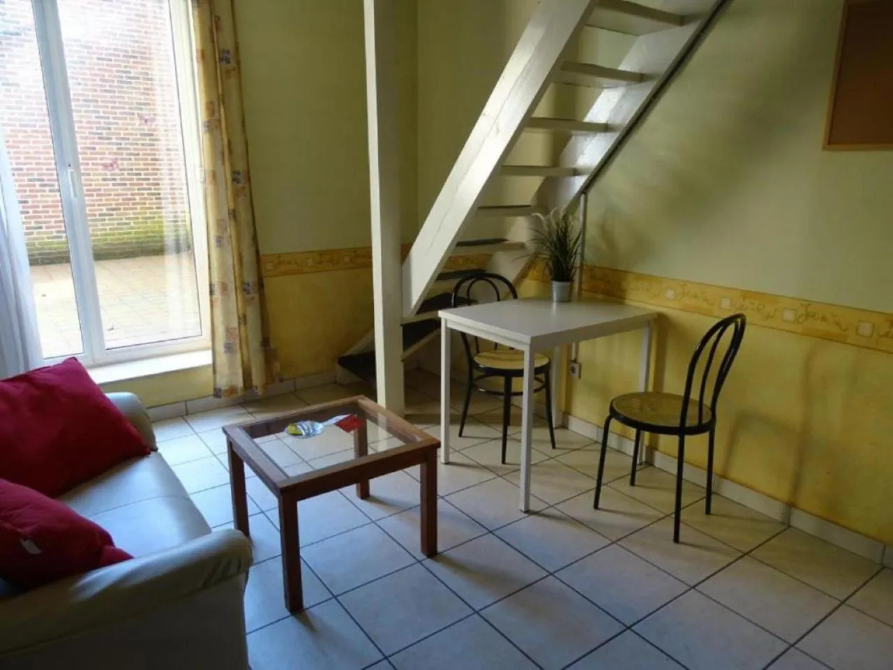 Seating area in Condo Gardens Leuven