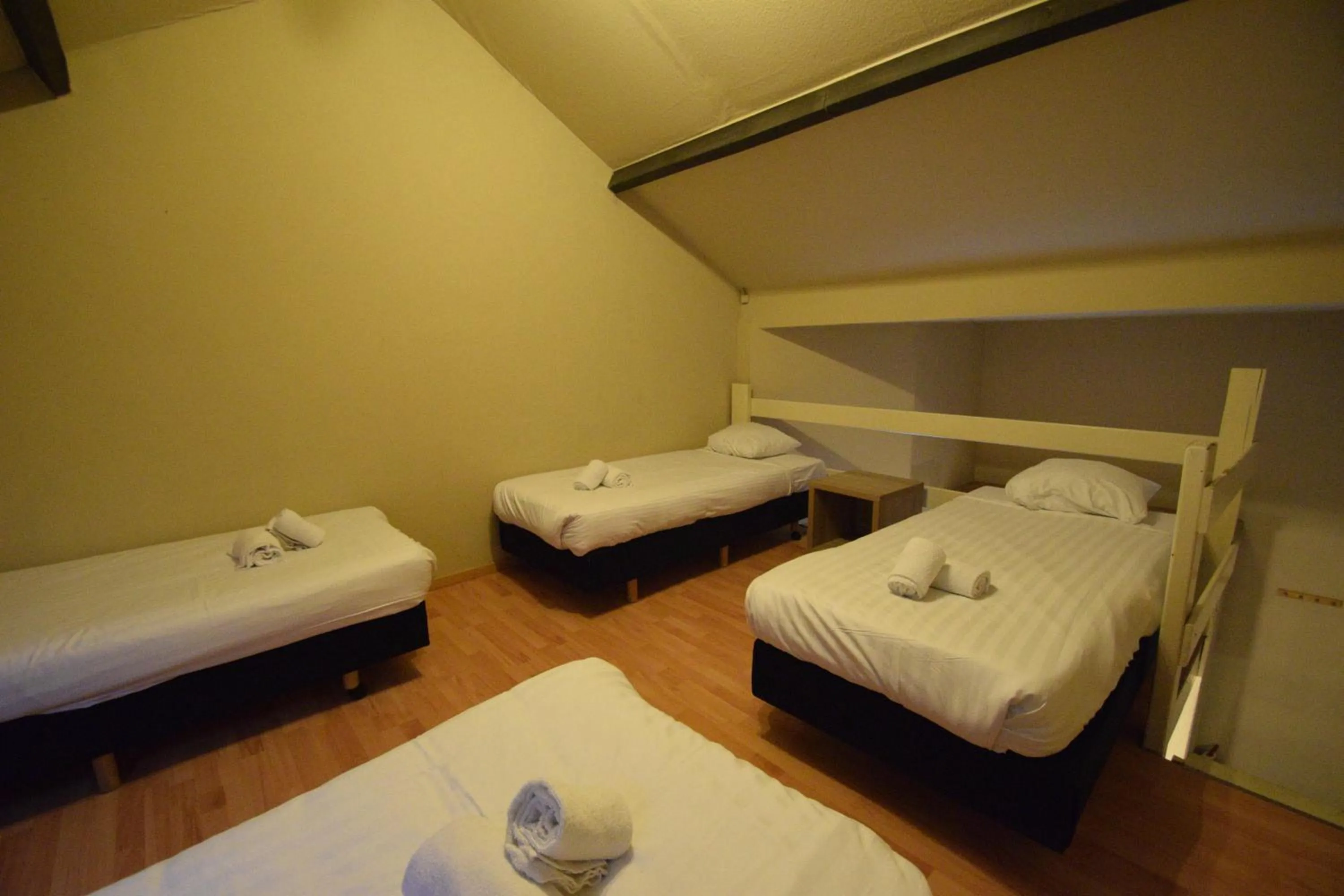 Bed in Condo Gardens Leuven