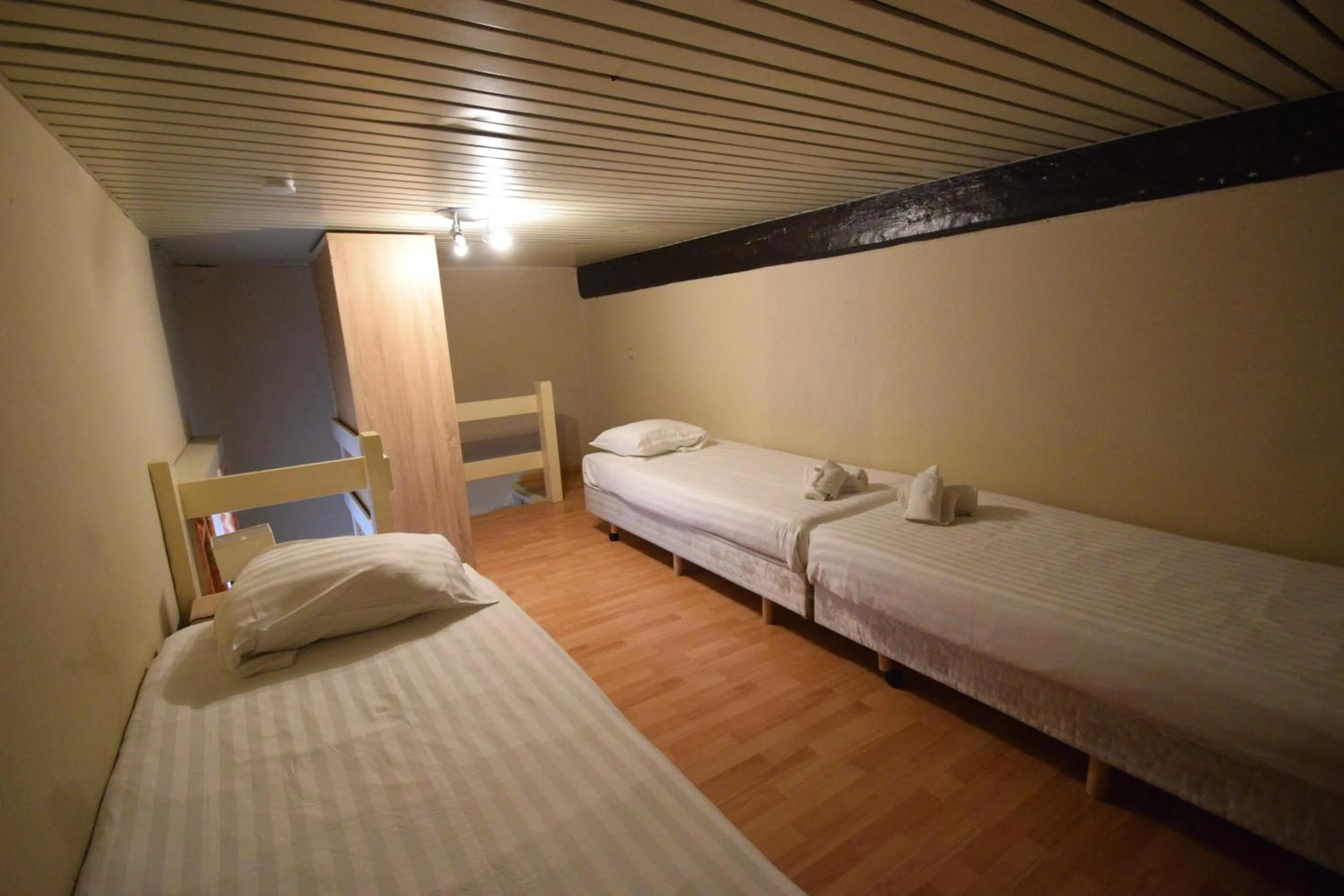 Bed in Condo Gardens Leuven