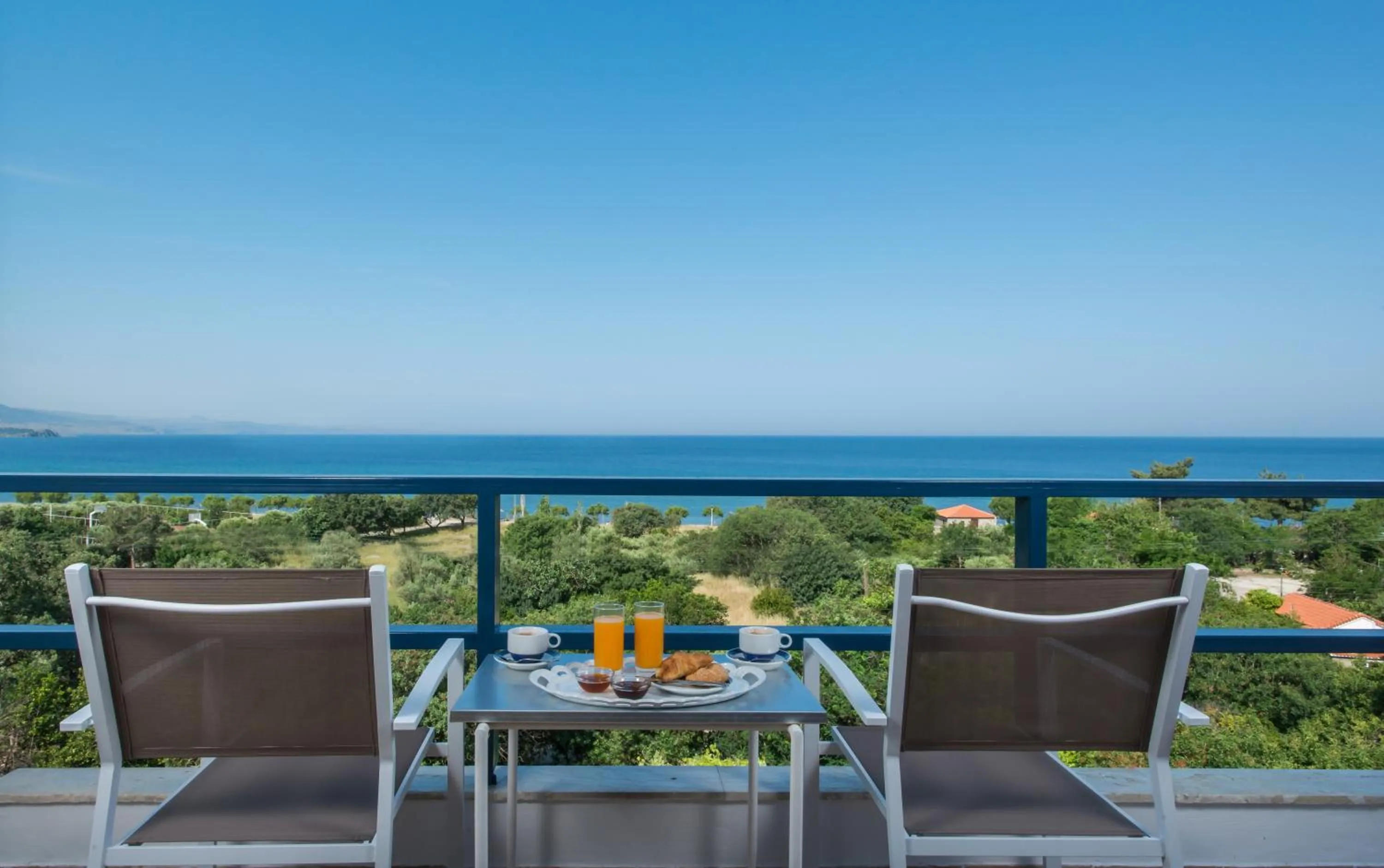 Balcony/Terrace in Delfinia Hotel & Bungalows