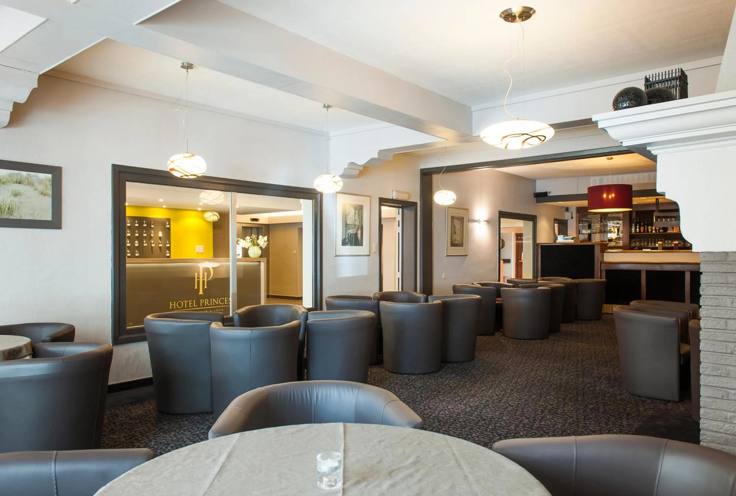 Communal lounge/ TV room in Hotel Princess