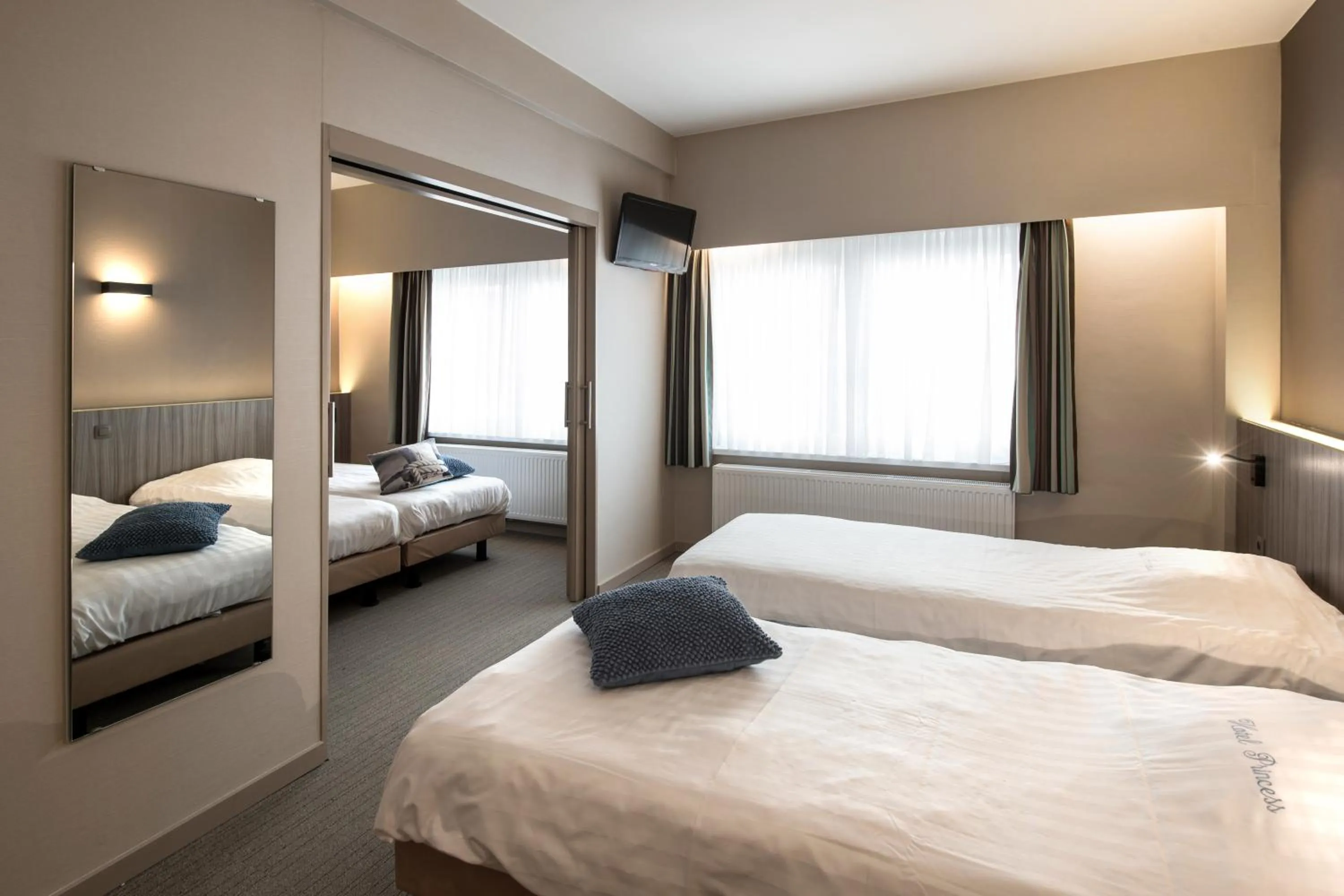 Day, Bed in Hotel Princess