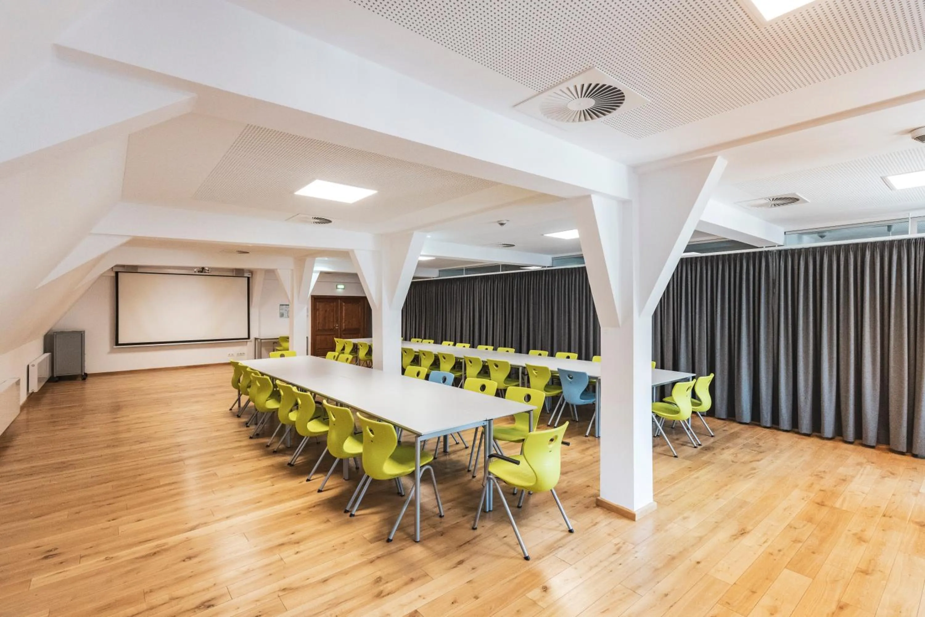 Meeting/conference room in Jugendherberge Dinkelsbühl - Youth Hostel