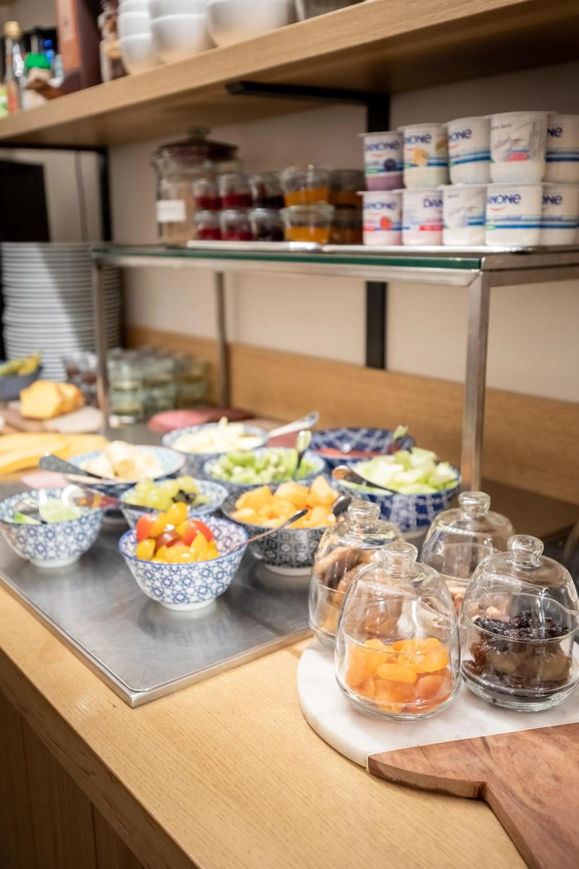 Buffet breakfast in Hotel Carlton