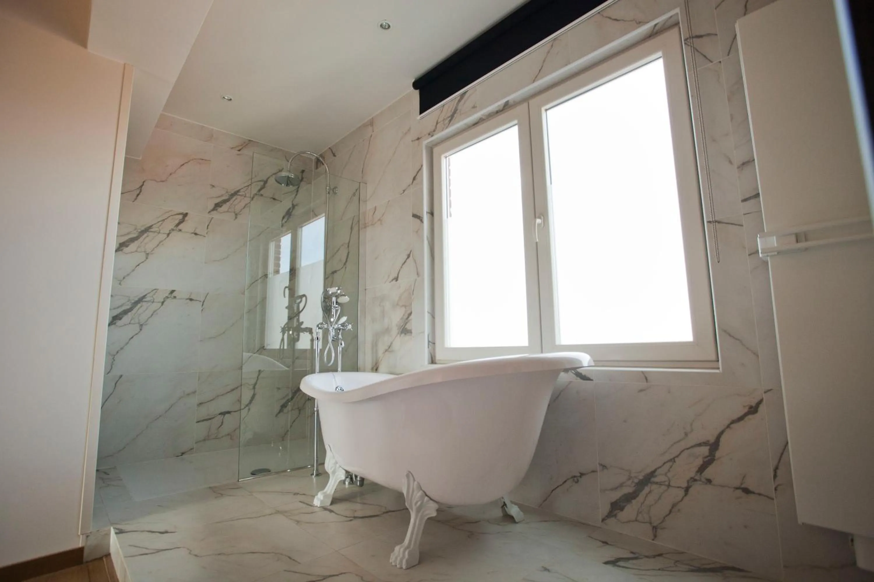 Bathroom in Hotel Carlton