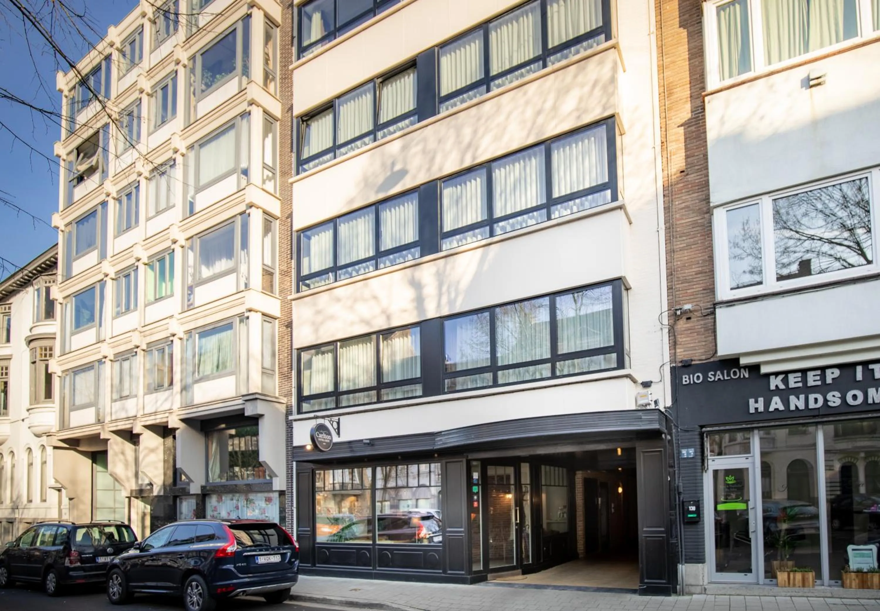 Facade/entrance in Hotel Carlton