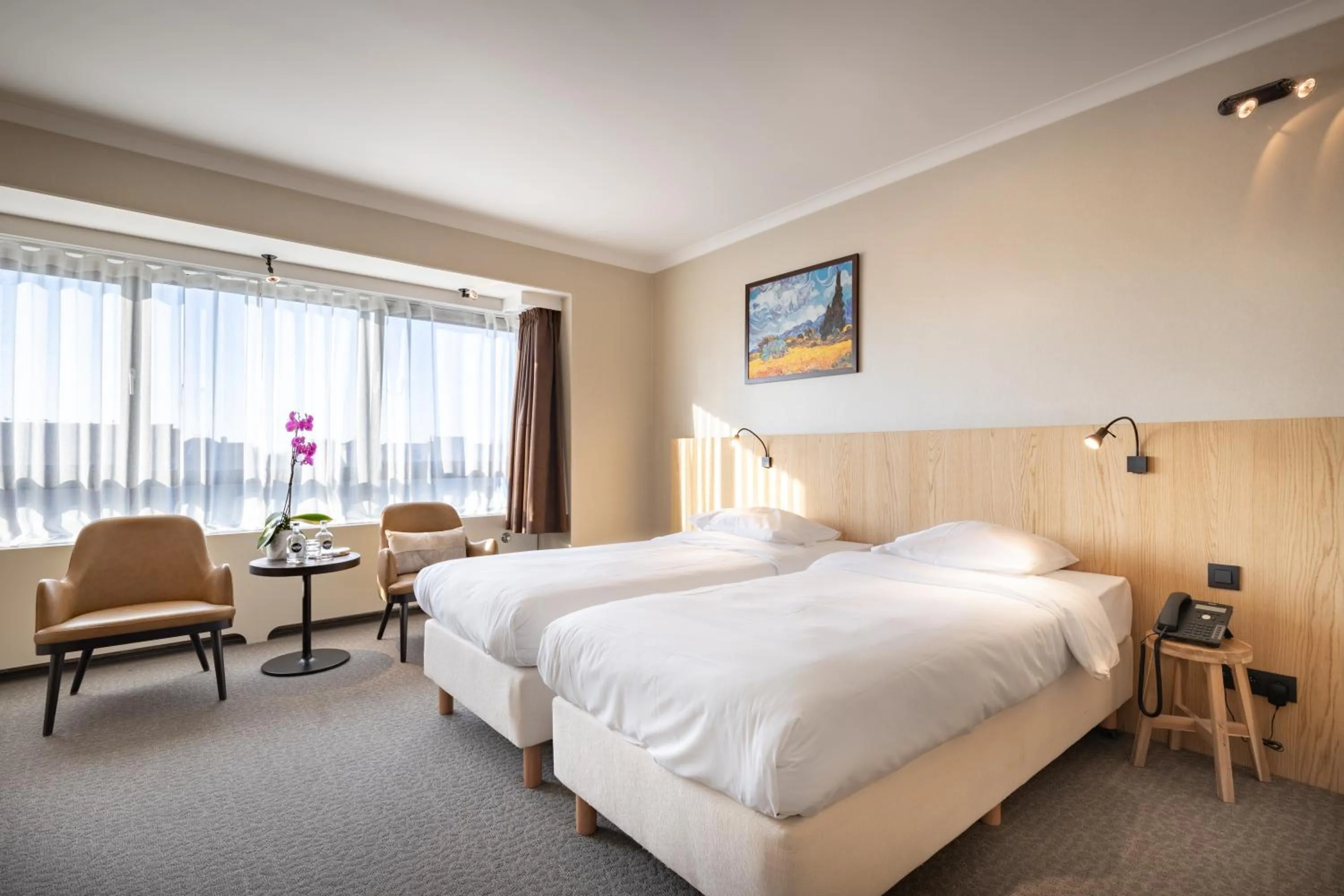 Photo of the whole room, Bed in Hotel Carlton